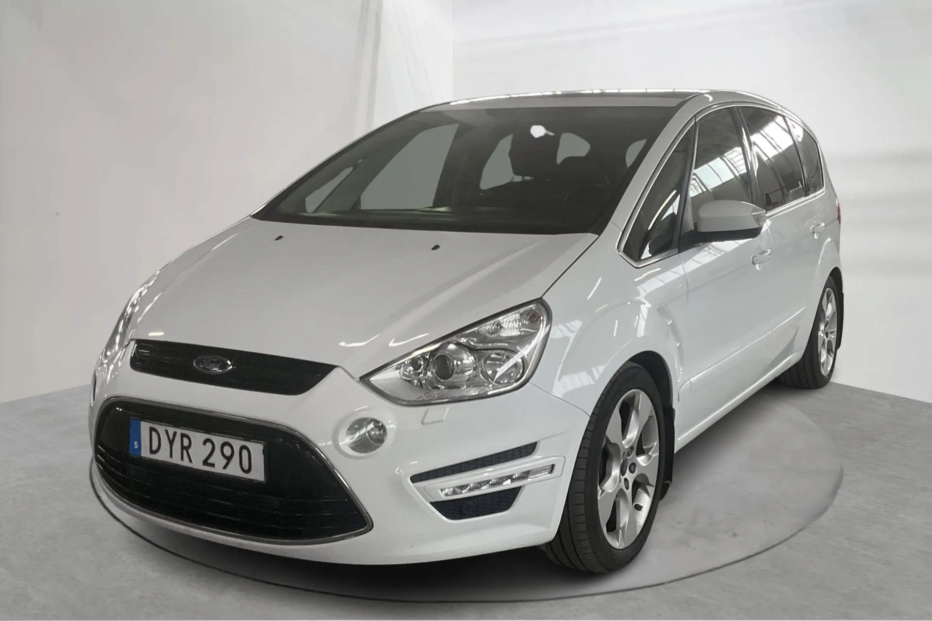 Presentationsfoto 1 av 17: Ford S-MAX 2.2 Duratorq TDCi (200hk) - 15 767 mil - Automat - vit - 2015