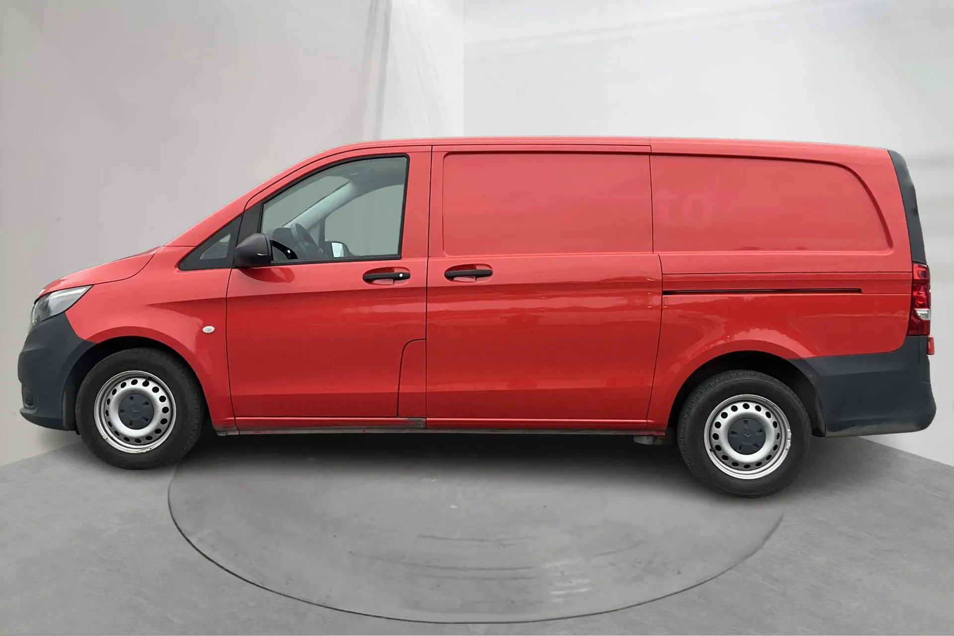Presentation photo 2 of 16: Mercedes Vito 111 CDI W640 (114hk) - 144 970 km - Manual - red - 2015