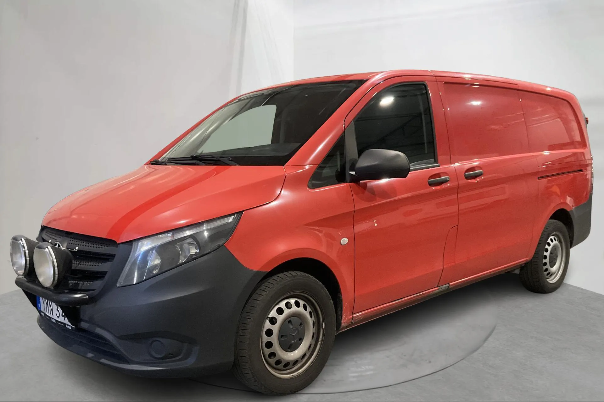 Presentation photo 1 of 17: Mercedes Vito 114 CDI 4MATIC W640 (136hk) - 205 650 km - Automatic - red - 2018
