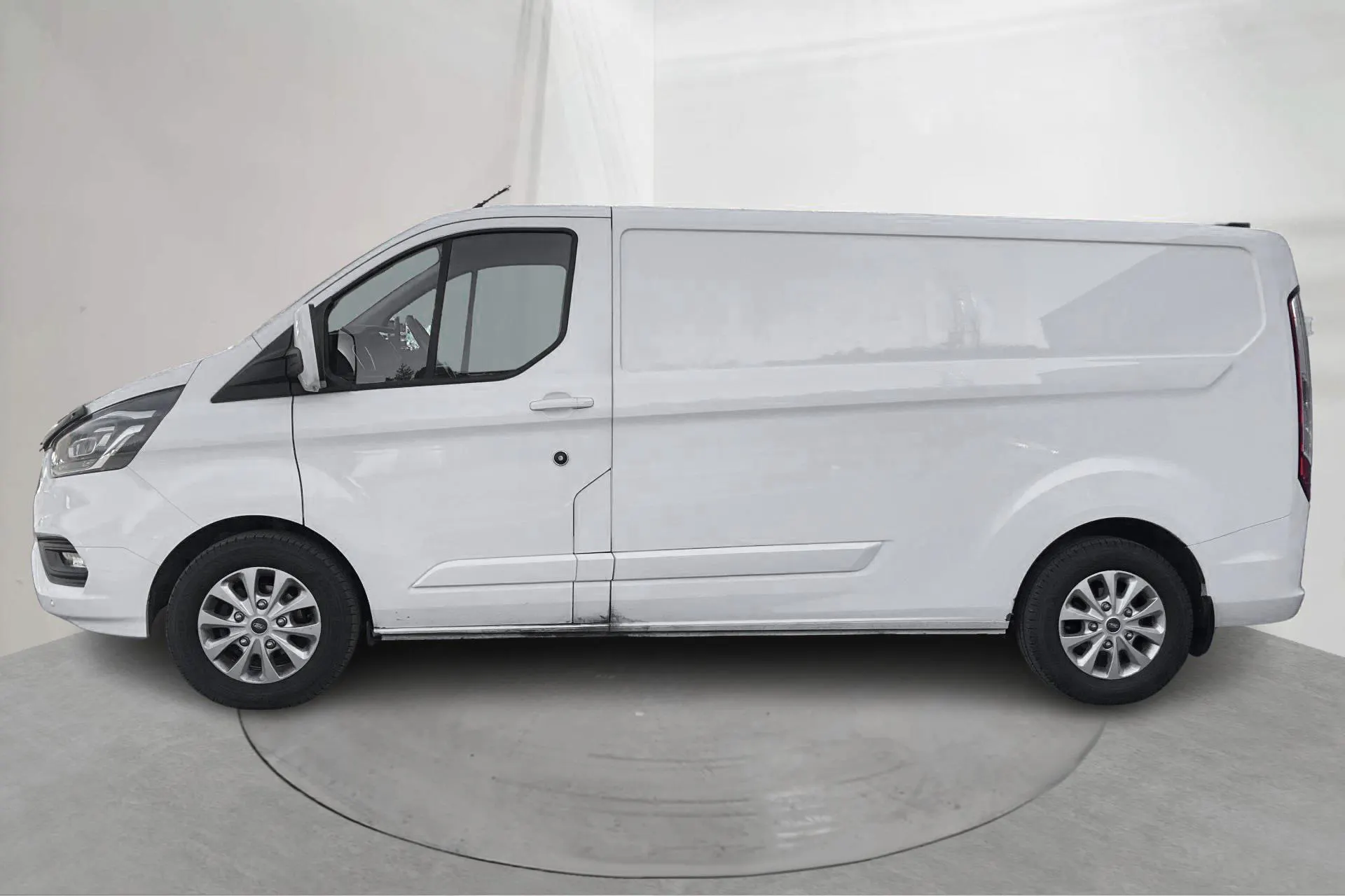 Presentation photo 2 of 21: Ford Transit Custom 300 (130hk) - 141 630 km - Automatic - white - 2020