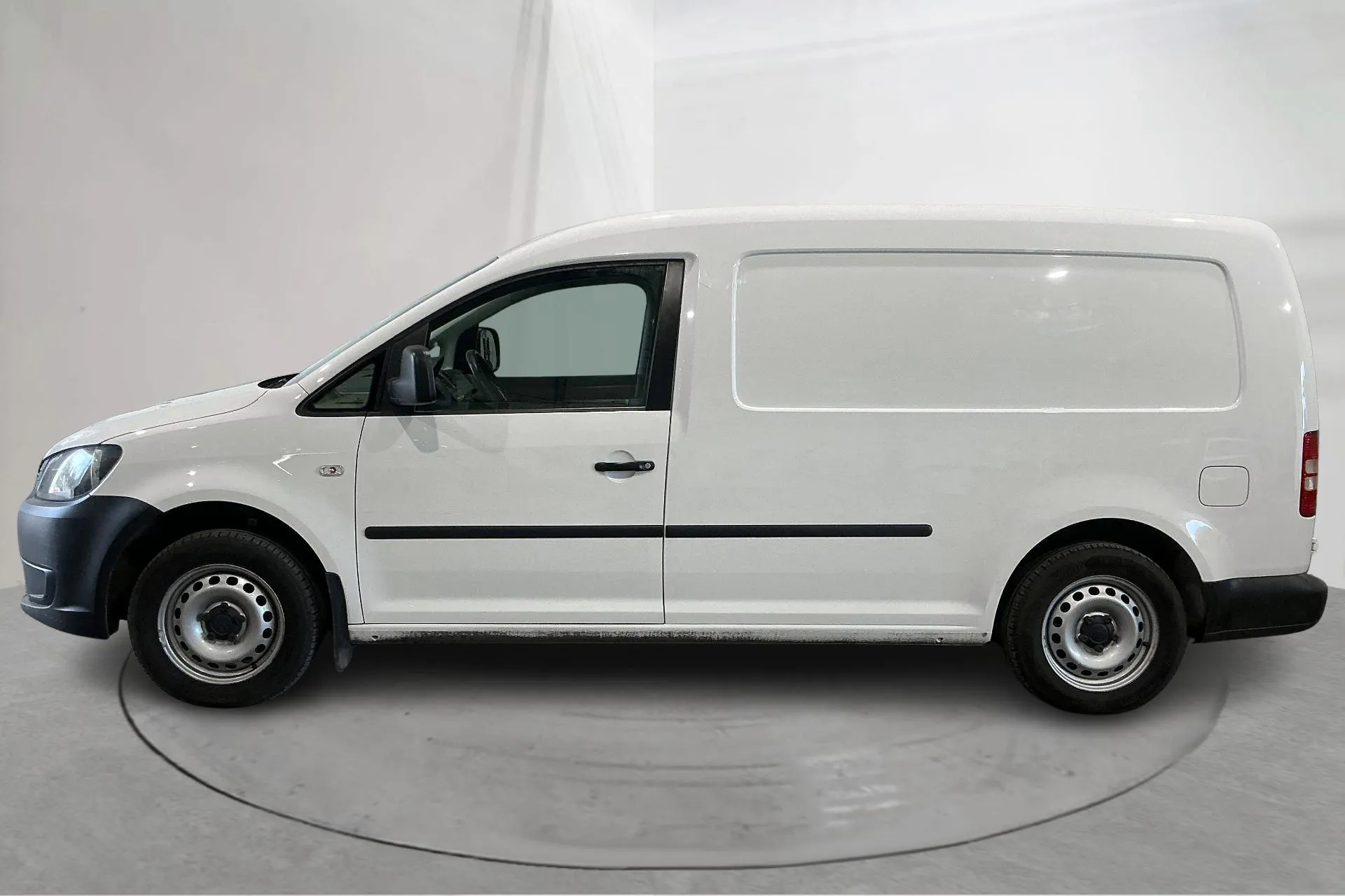 Presentation photo 2 of 18: VW Caddy 1.6 TDI Maxi Skåp (102hk) - 133 920 km - Manual - white - 2012