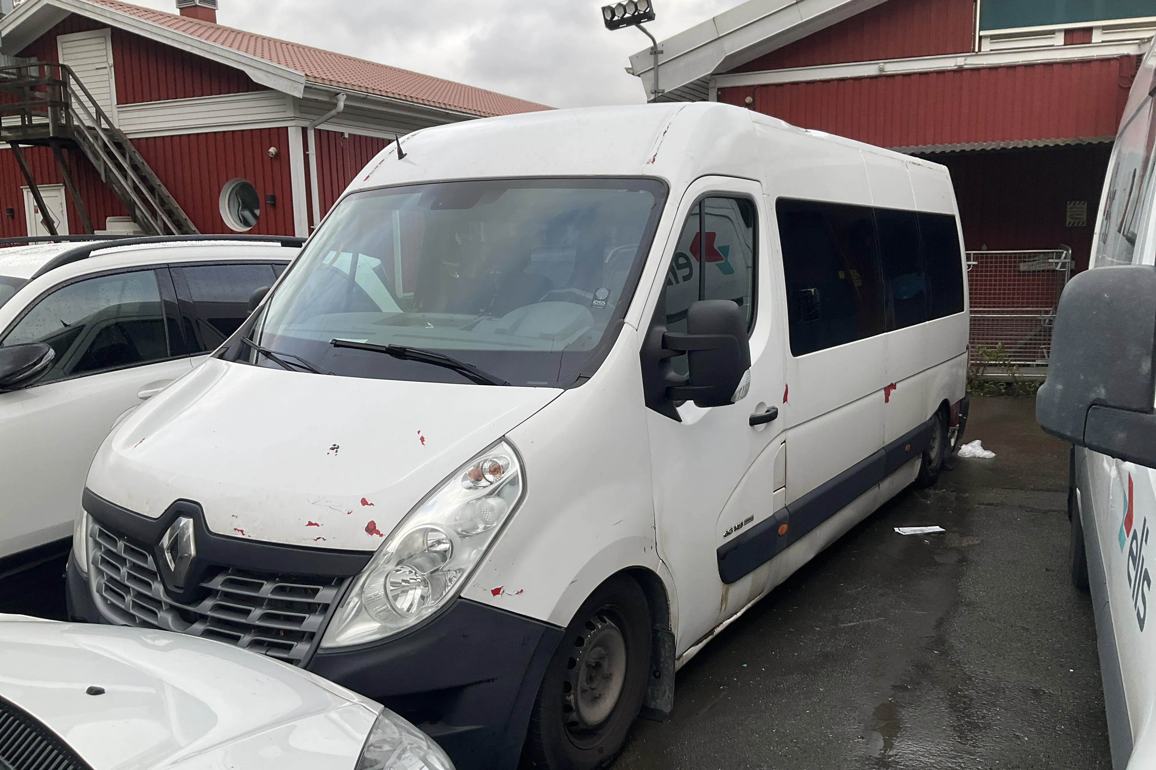 Presentationsfoto 1 av 14: Renault Master 2.3 dCi FAP 2WD (170hk) - 46 415 mil - Automat - vit - 2017