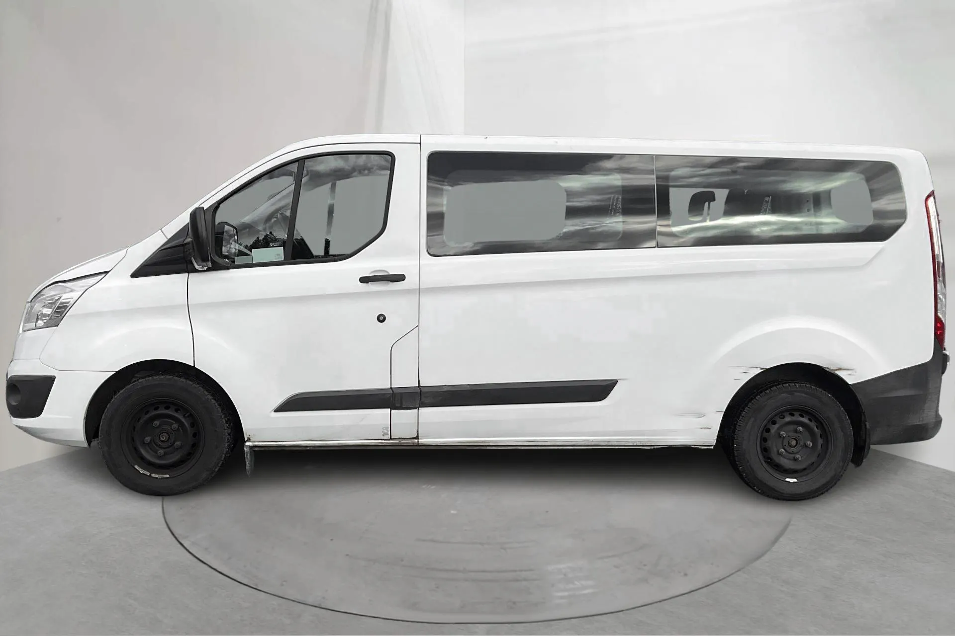 Presentation photo 2 of 18: Ford Transit Custom 310 Kombi (130hk) - 226 470 km - Manual - white - 2017