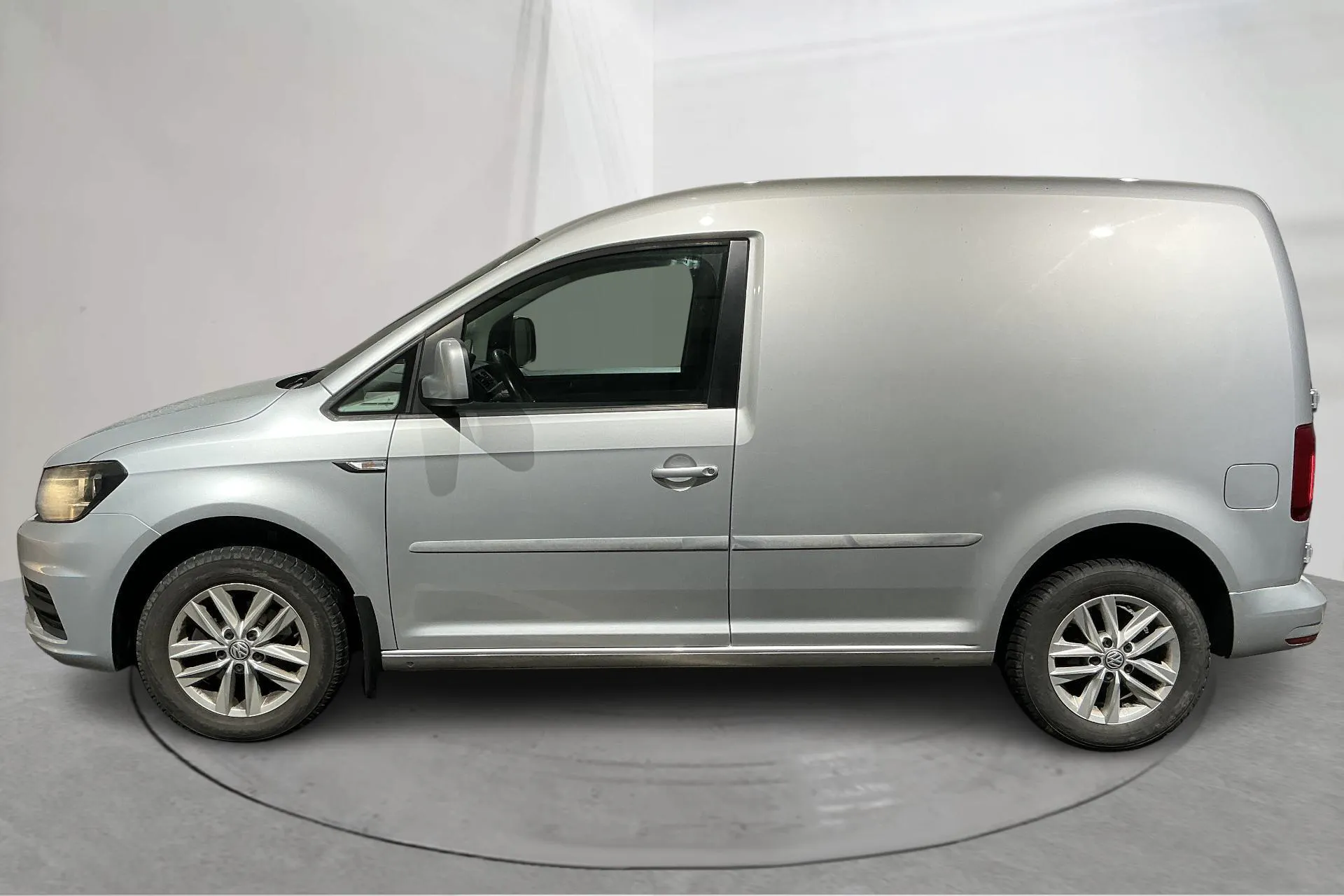 Presentationsfoto 2 av 12: VW Caddy 1.2 TSI Skåp (84hk) - 8 639 mil - Manuell - silver - 2019