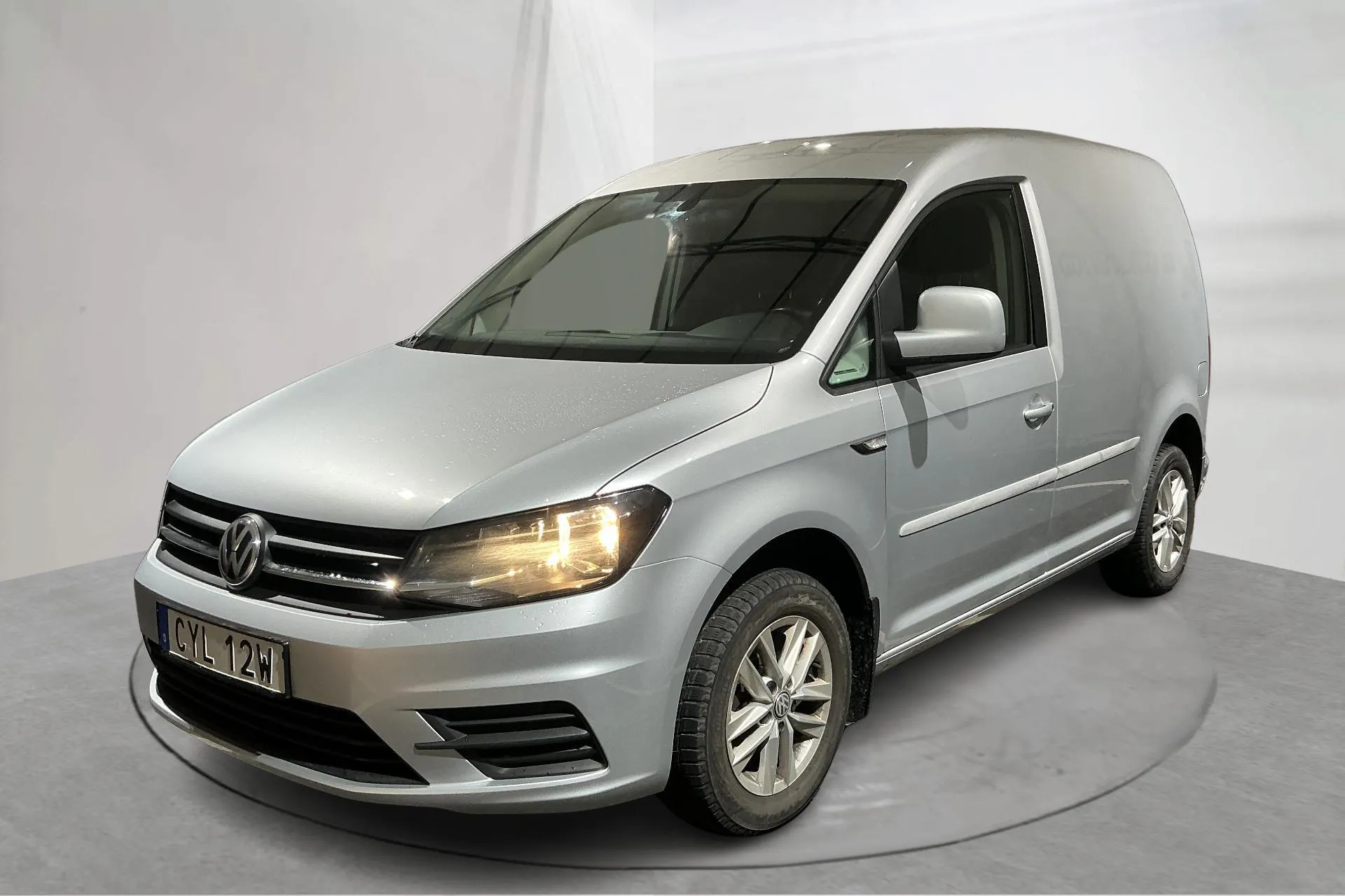 Presentationsfoto 1 av 12: VW Caddy 1.2 TSI Skåp (84hk) - 8 639 mil - Manuell - silver - 2019