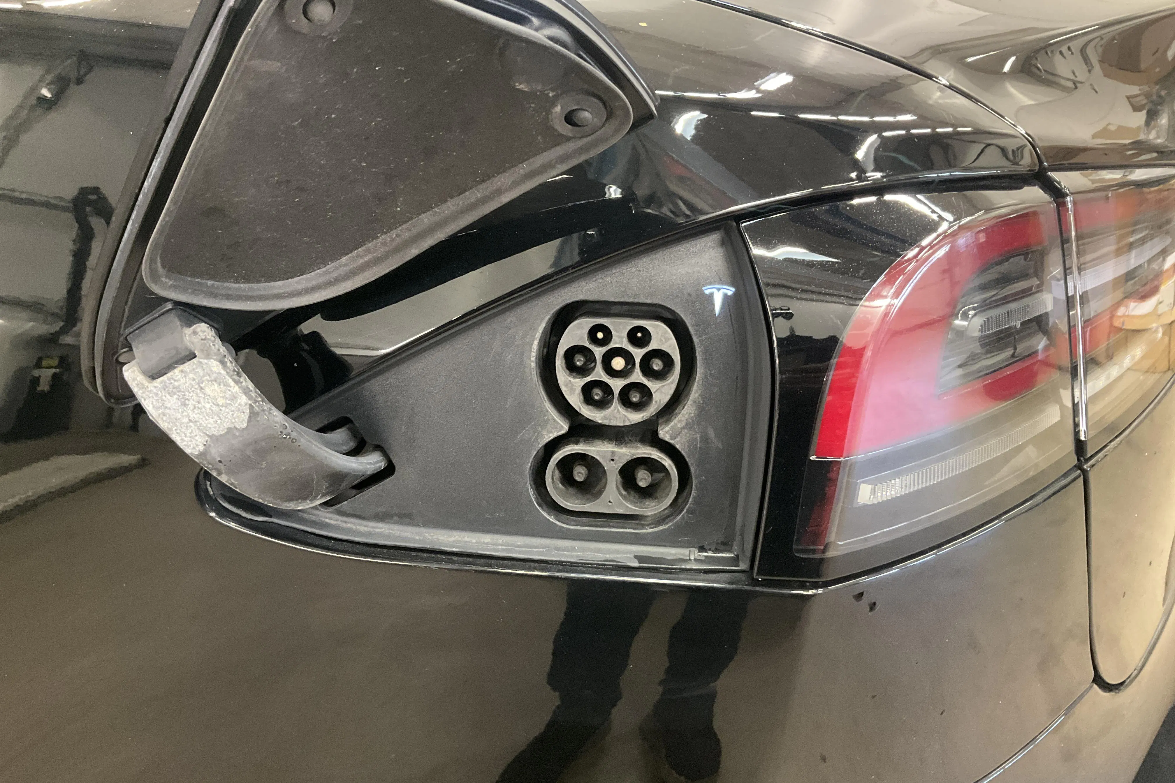 Presentationsfoto 22 av 22: Tesla Model S Dual Motor Long Range AWD - 14 098 mil - Automat - svart - 2023