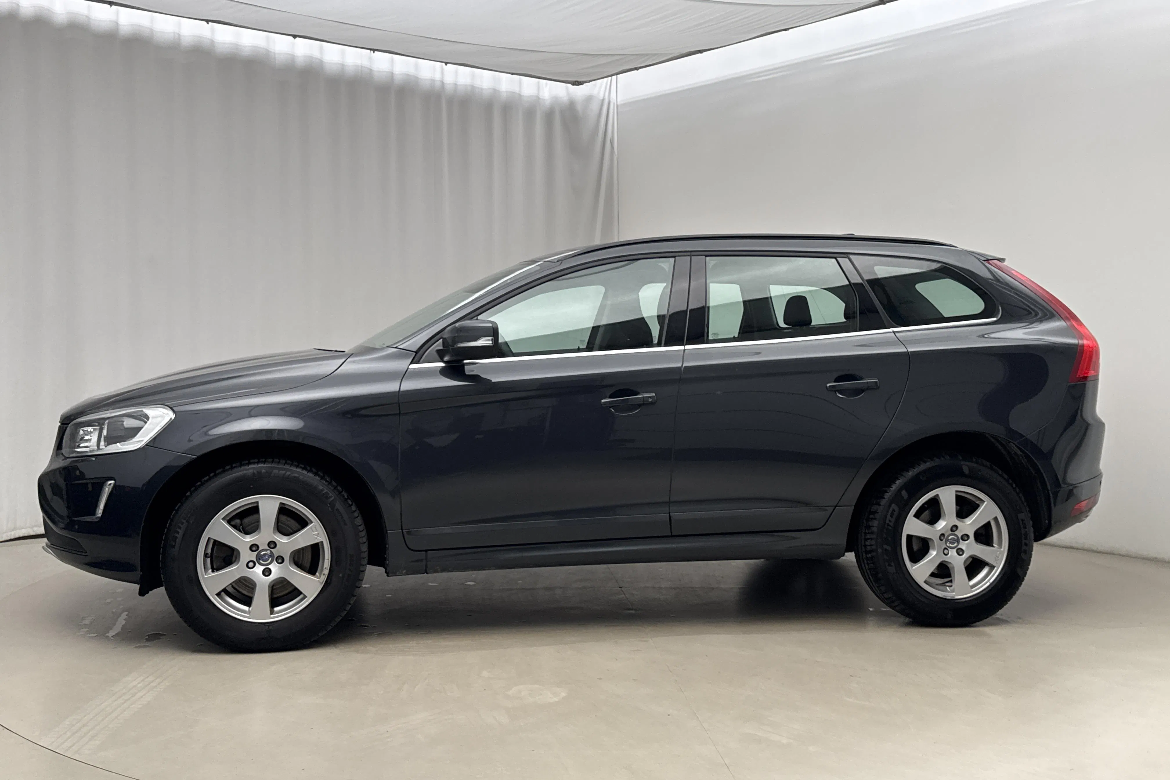 Presentation photo 2 of 17: Volvo XC60 D4 2WD (181hk) - 65 000 km - Automatic - gray - 2015
