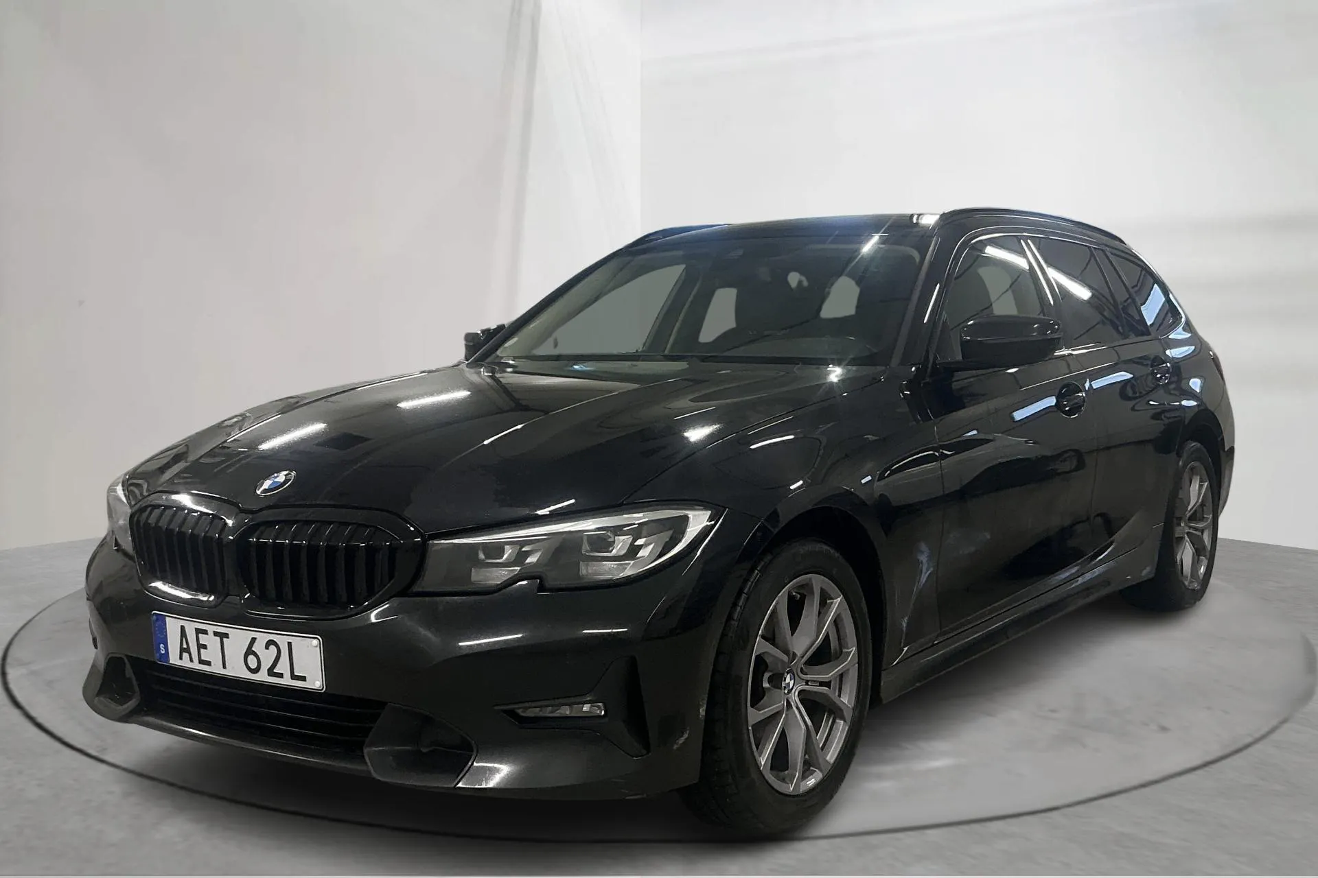 Presentation photo 1 of 21: BMW 320d xDrive Touring, G21 (190hk+11hk) - 192 350 km - Automatic - black - 2020