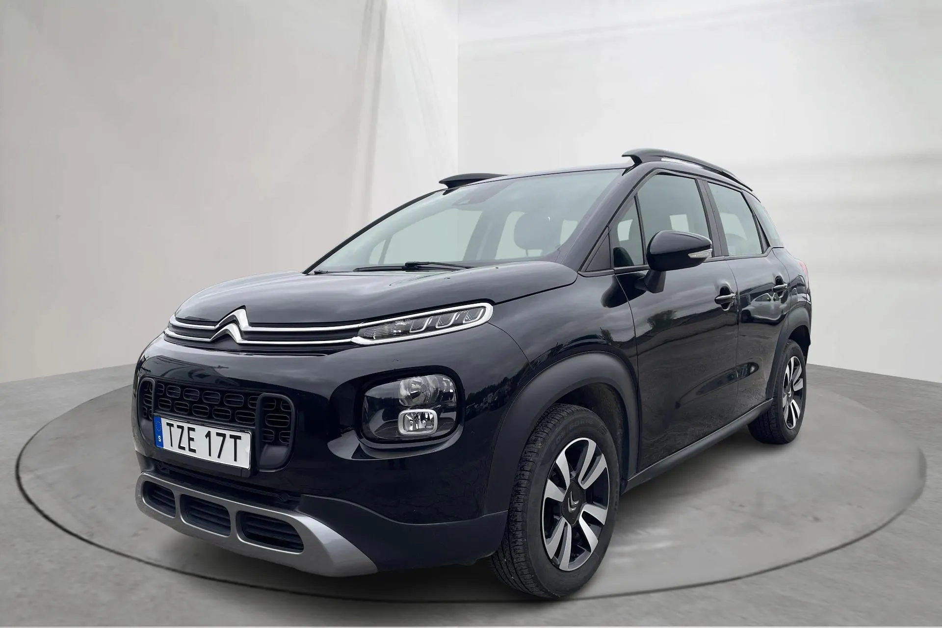 Presentation photo 1 of 17: Citroën C3 Aircross PureTech (110hk) - 92 640 km - Manual - black - 2020