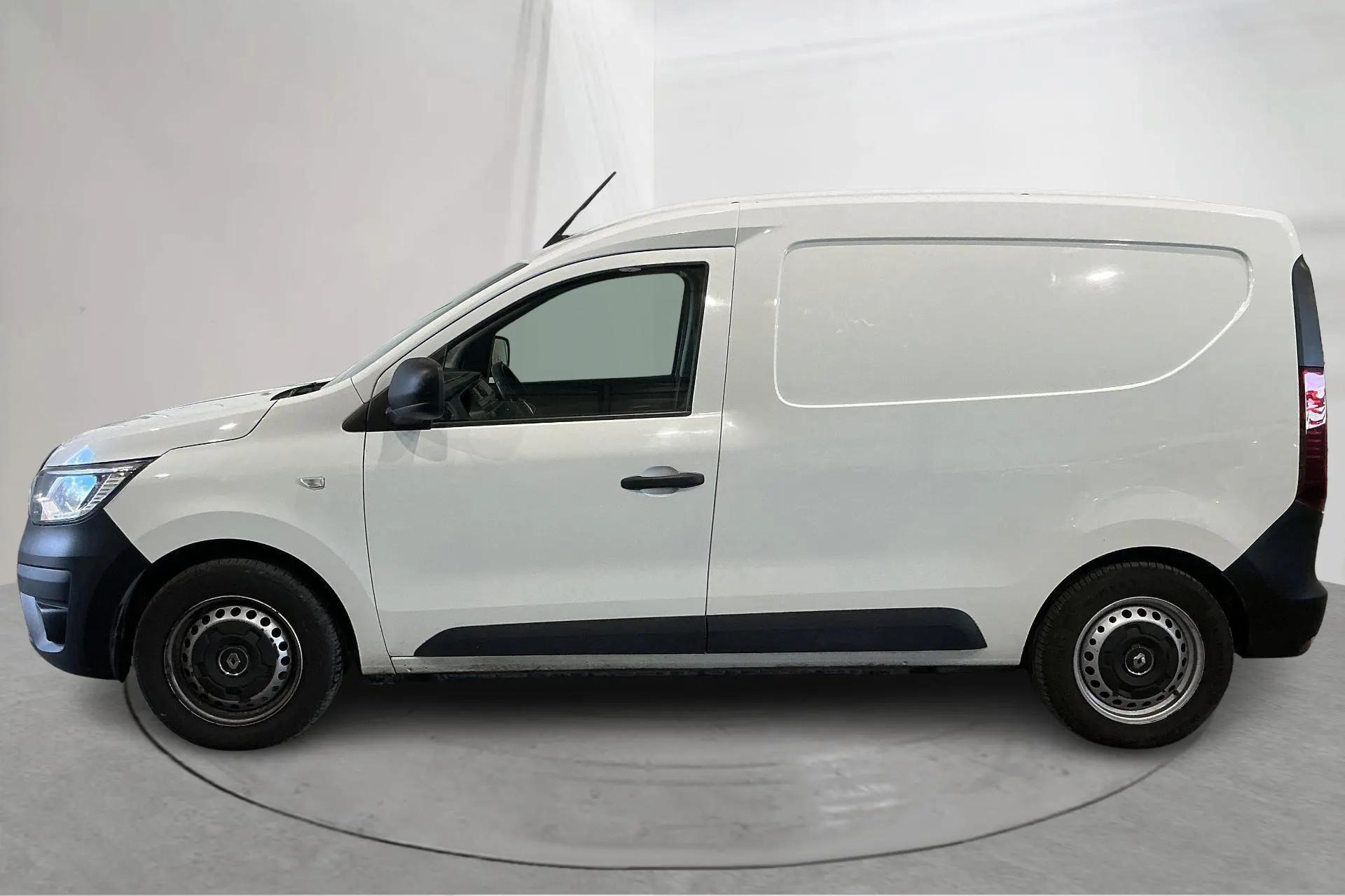 Presentationsfoto 2 av 17: Renault Express 1.5 dCi Skåp (95hk) - 8 598 mil - Manuell - vit - 2021