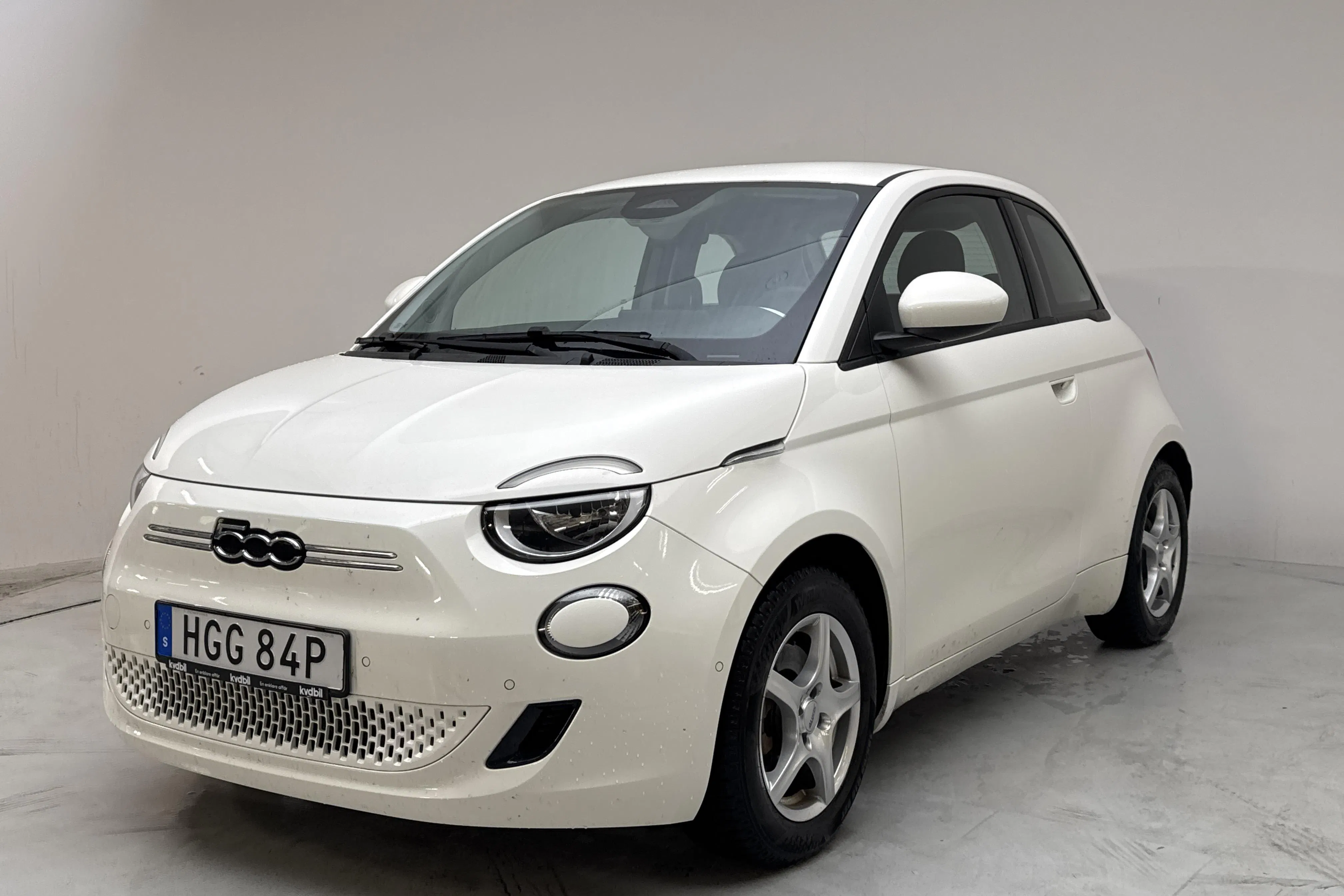 Presentation photo 1 of 15: Fiat 500e (118hk) - 21 520 km - Automatic - white - 2023
