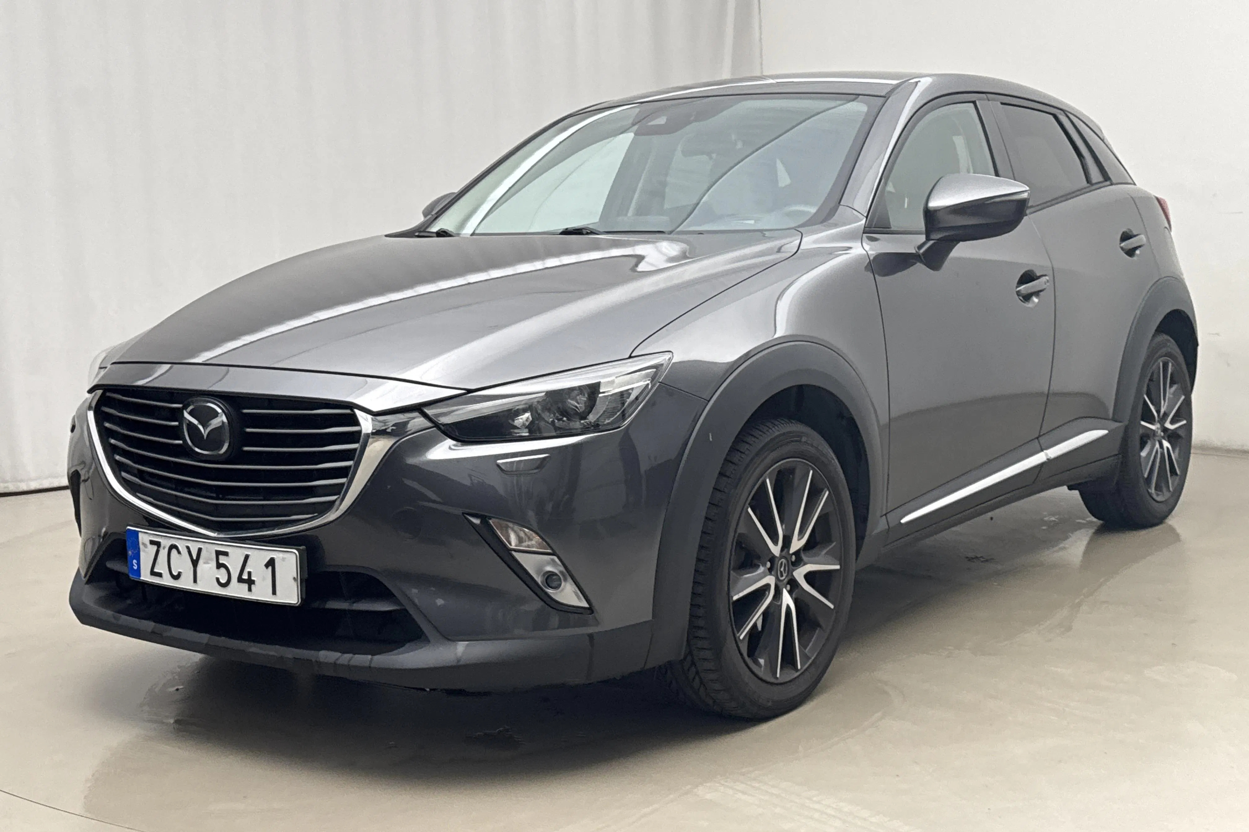 Presentationsfoto 1 av 18: Mazda CX-3 2.0 AWD (150hk) - 8 052 mil - Automat - grå - 2018