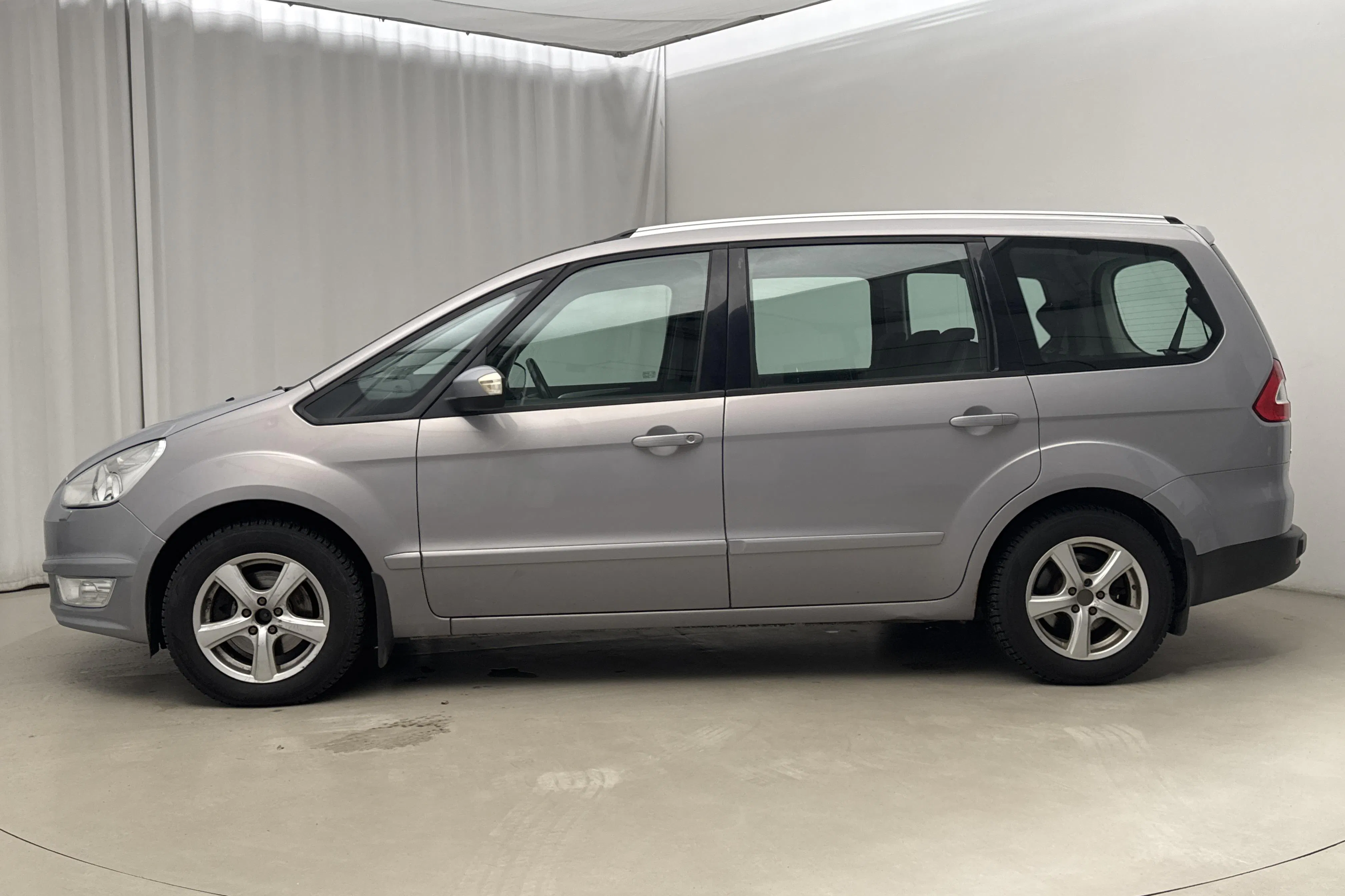 Presentation photo 2 of 18: Ford Galaxy 2.0 Flexifuel (145hk) - 198 020 km - Manual - gray - 2011