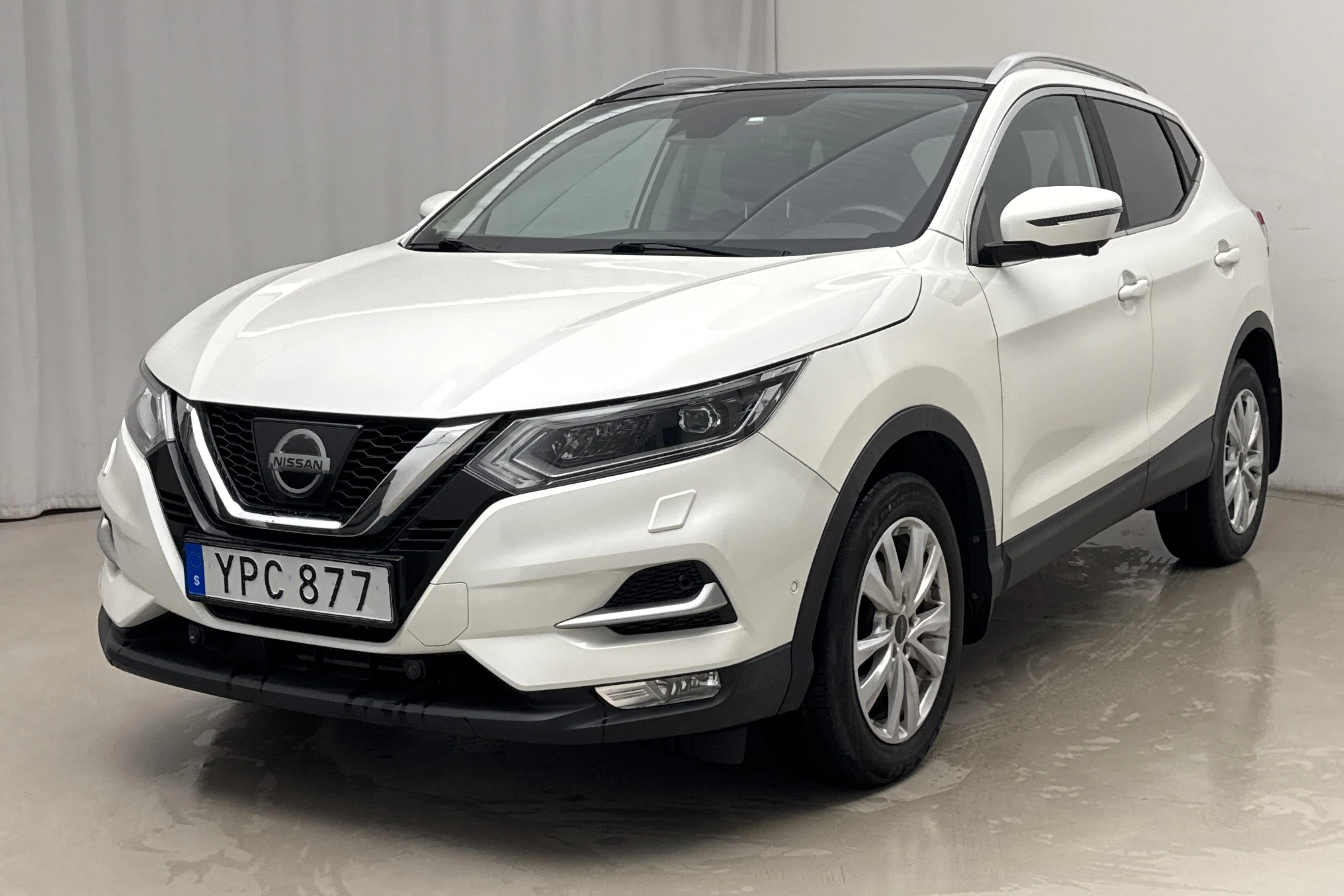 Presentationsfoto 1 av 18: Nissan Qashqai 1.2 DIG-T (115hk) - 14 934 mil - Automat - vit - 2017