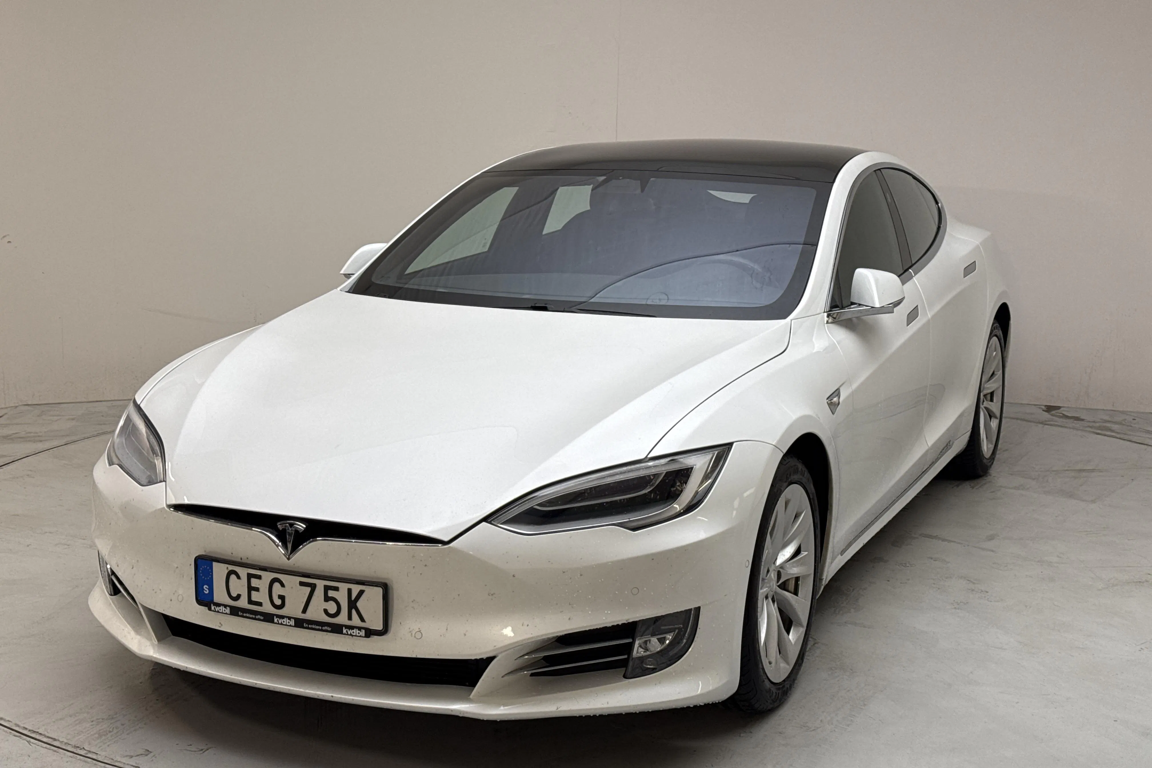 Presentationsfoto 1 av 19: Tesla Model S Dual Motor Long Range AWD - 4 974 mil - Automat - vit - 2020