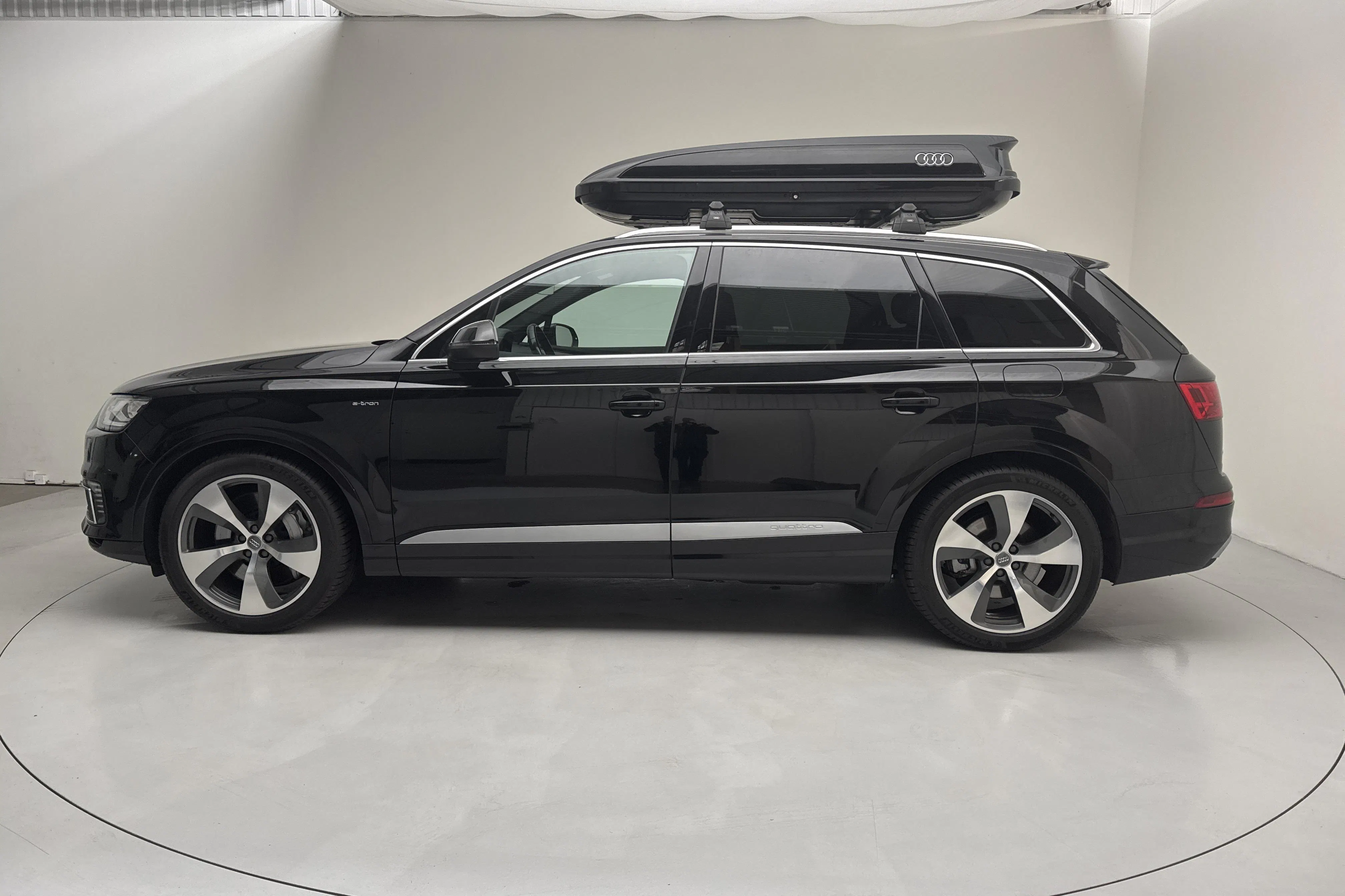Presentation photo 2 of 18: Audi Q7 3.0 TDI e-tron quattro (258hk) - 173 910 km - Automatic - black - 2017