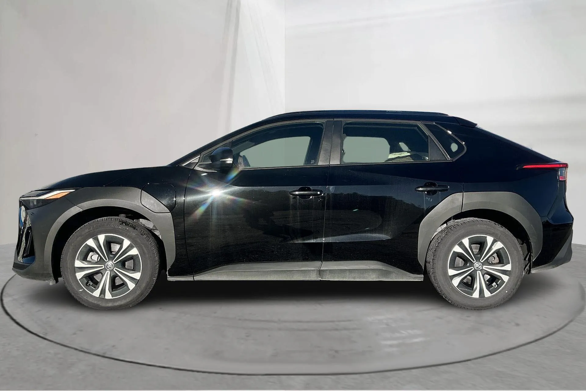 Presentation photo 2 of 16: Toyota bZ4X (204hk) - 134 970 km - Automatic - black - 2023