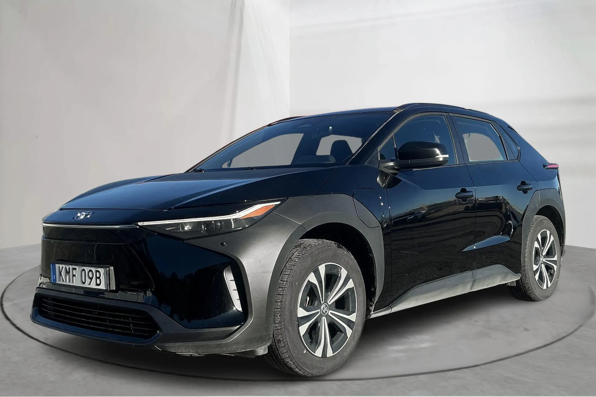 Presentation photo 1 of 16: Toyota bZ4X (204hk) - 134 970 km - Automatic - black - 2023