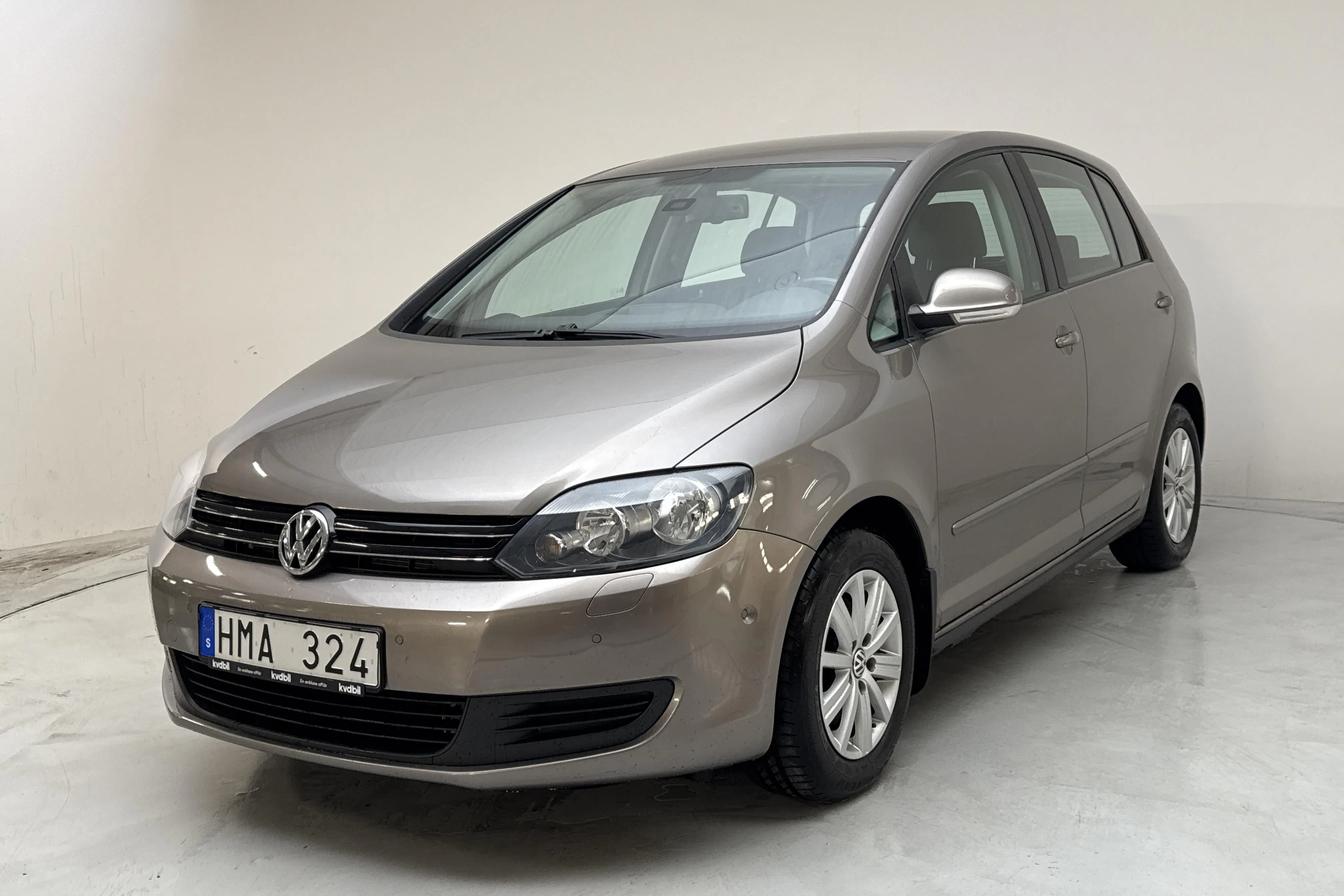 Presentationsfoto 1 av 14: VW Golf VI 1.4 TSI Plus (122hk) - 13 735 mil - Automat - Ljusbrun - 2011