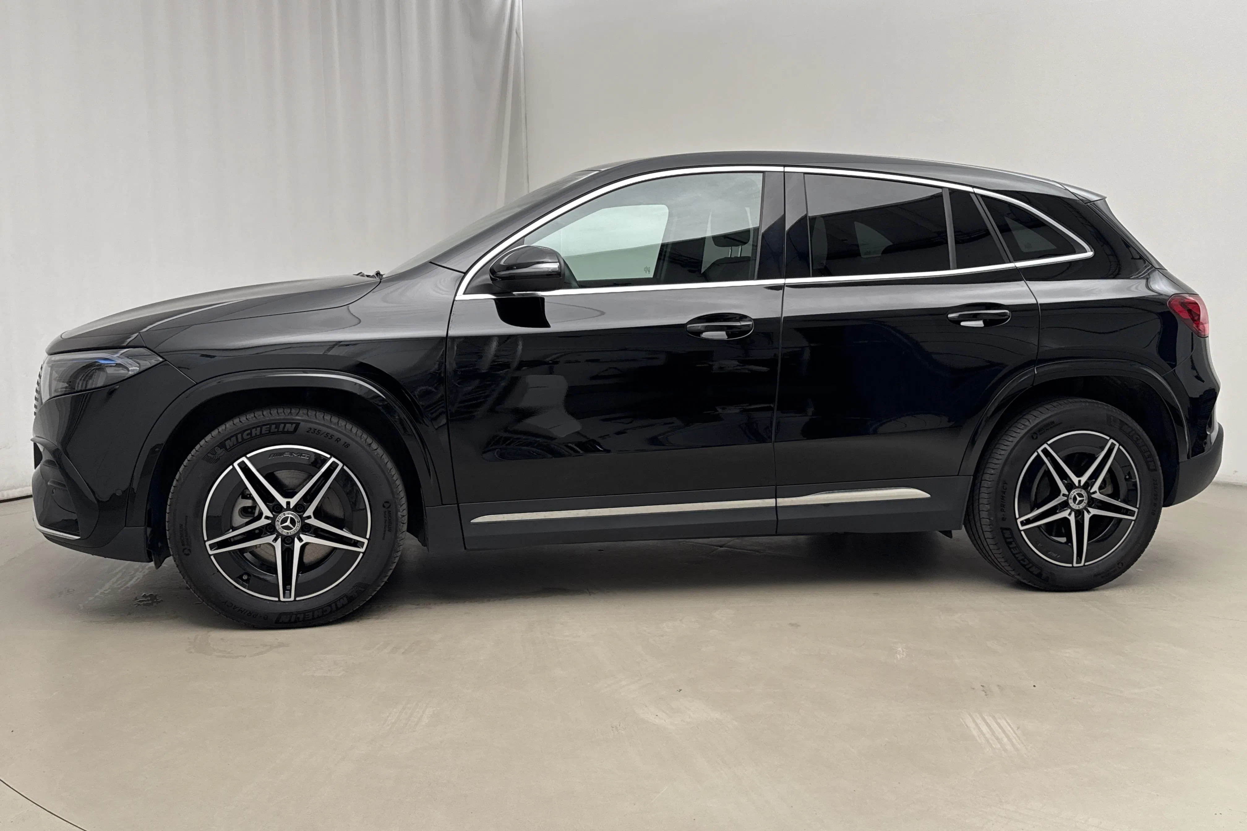 Presentationsfoto 2 av 18: Mercedes EQA 250+ H243 (190hk) - 3 153 mil - Automat - svart - 2024