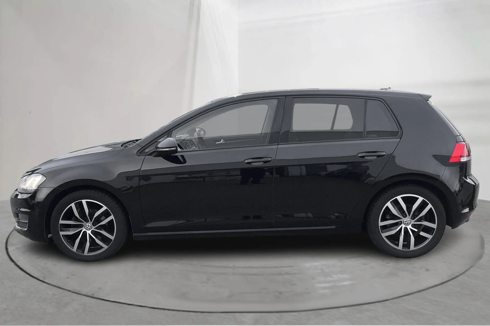 Presentation photo 2 of 14: VW Golf VII 1.4 TSI 5dr (150hk) - 141 700 km - Manual - black - 2016