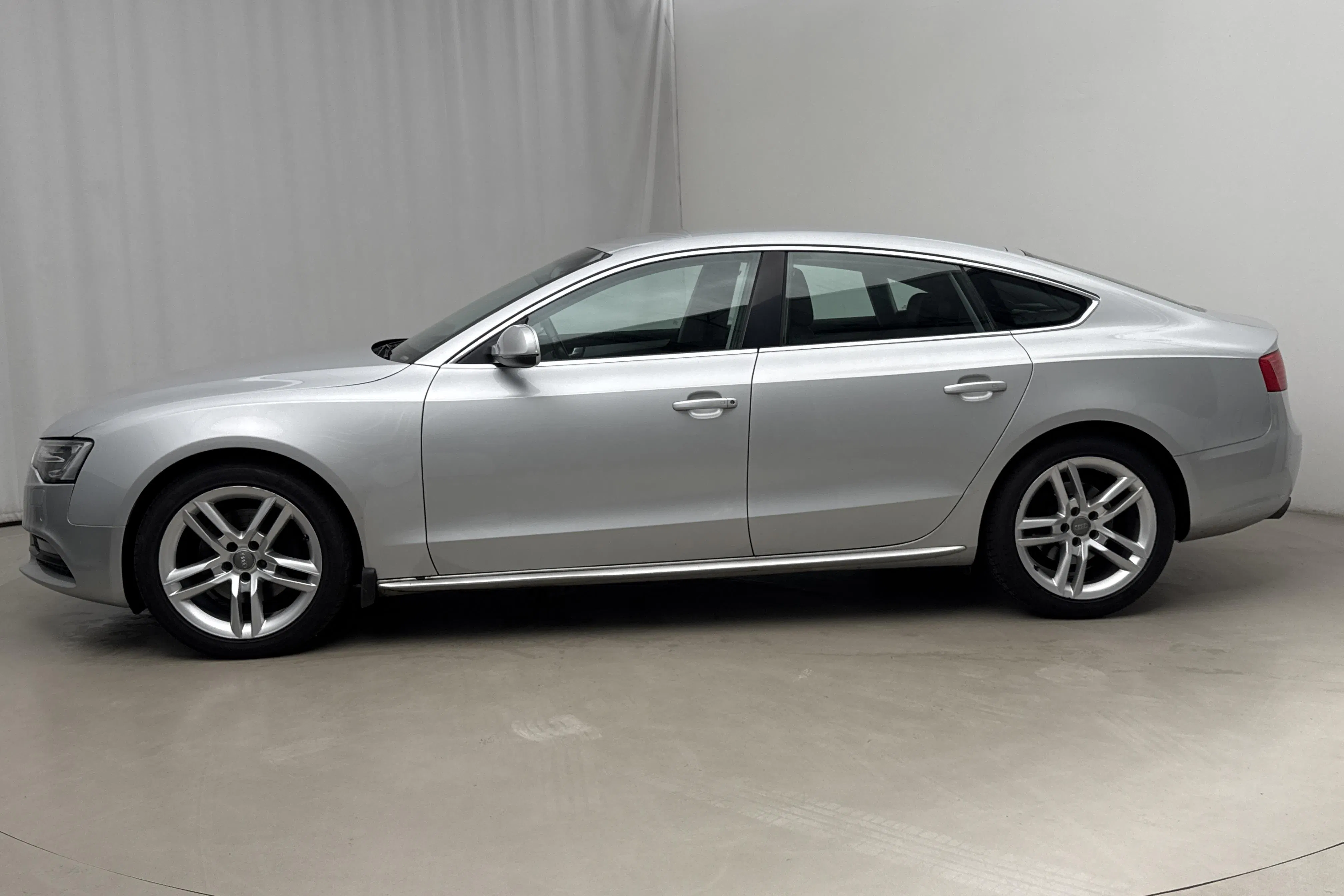 Presentation photo 2 of 15: Audi A5 2.0 TFSI Sportback quattro (211hk) - 139 760 km - Automatic - silver - 2013