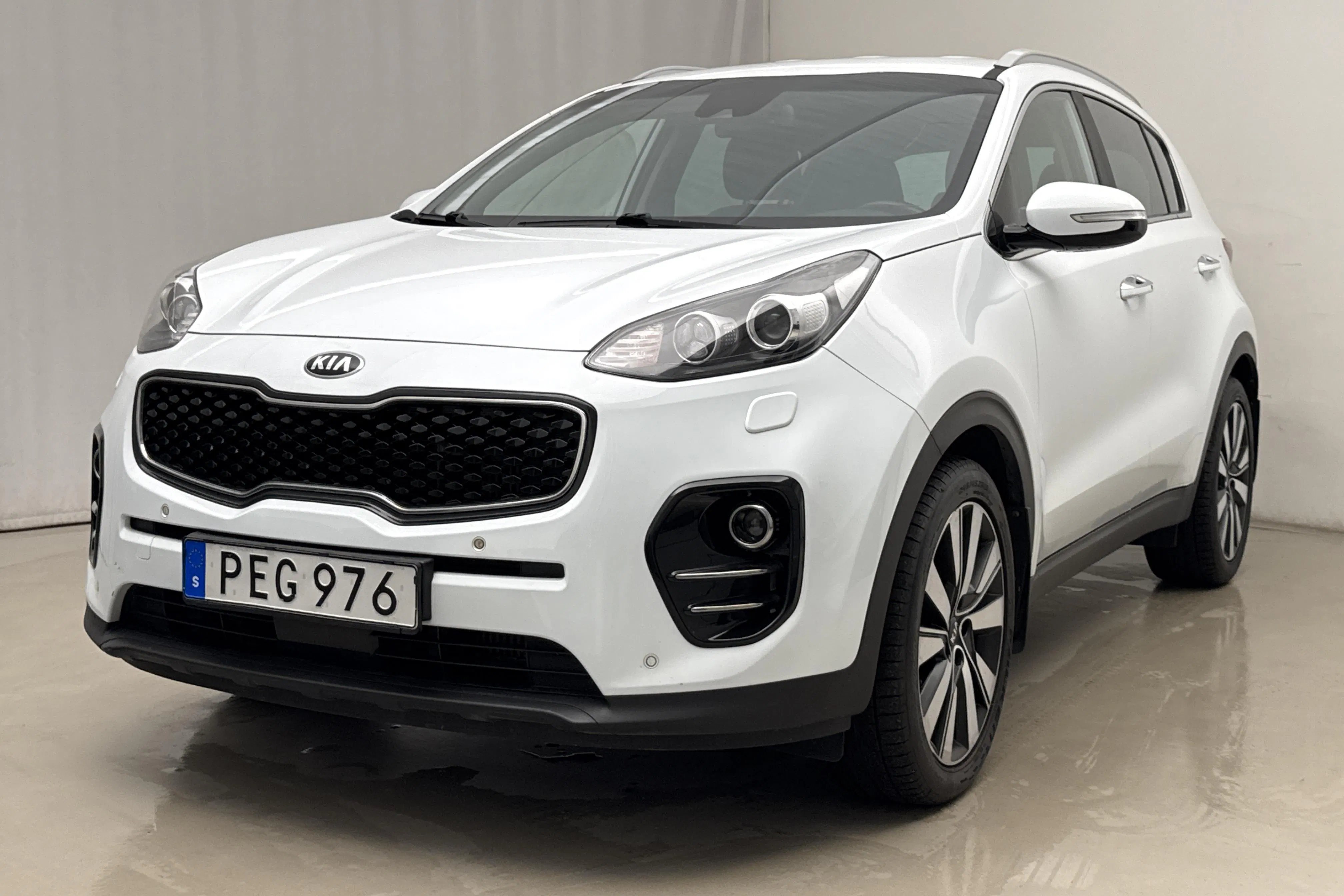 Presentation photo 1 of 21: KIA Sportage 1.7 CRDi 2WD (141hk) - 124 270 km - Automatic - white - 2017