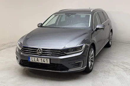 Volkswagen Passat 2016 — авто из Европы под ключ