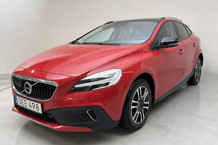 Volvo V40 Cross Country 2017 — авто из Европы под ключ