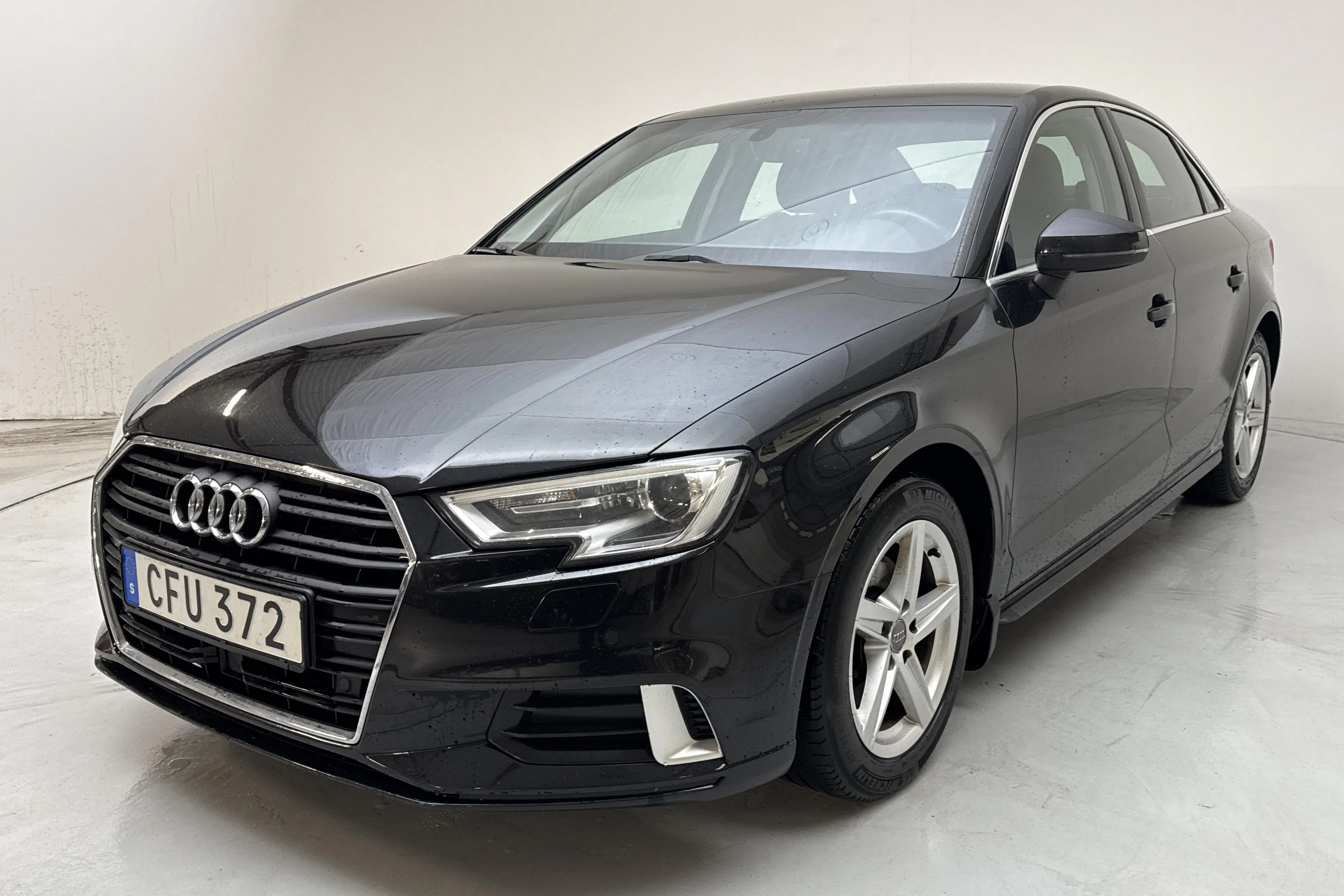 Presentationsfoto 1 av 13: Audi A3 1.6 TDI Sedan (116hk) - 16 368 mil - Manuell - svart - 2018