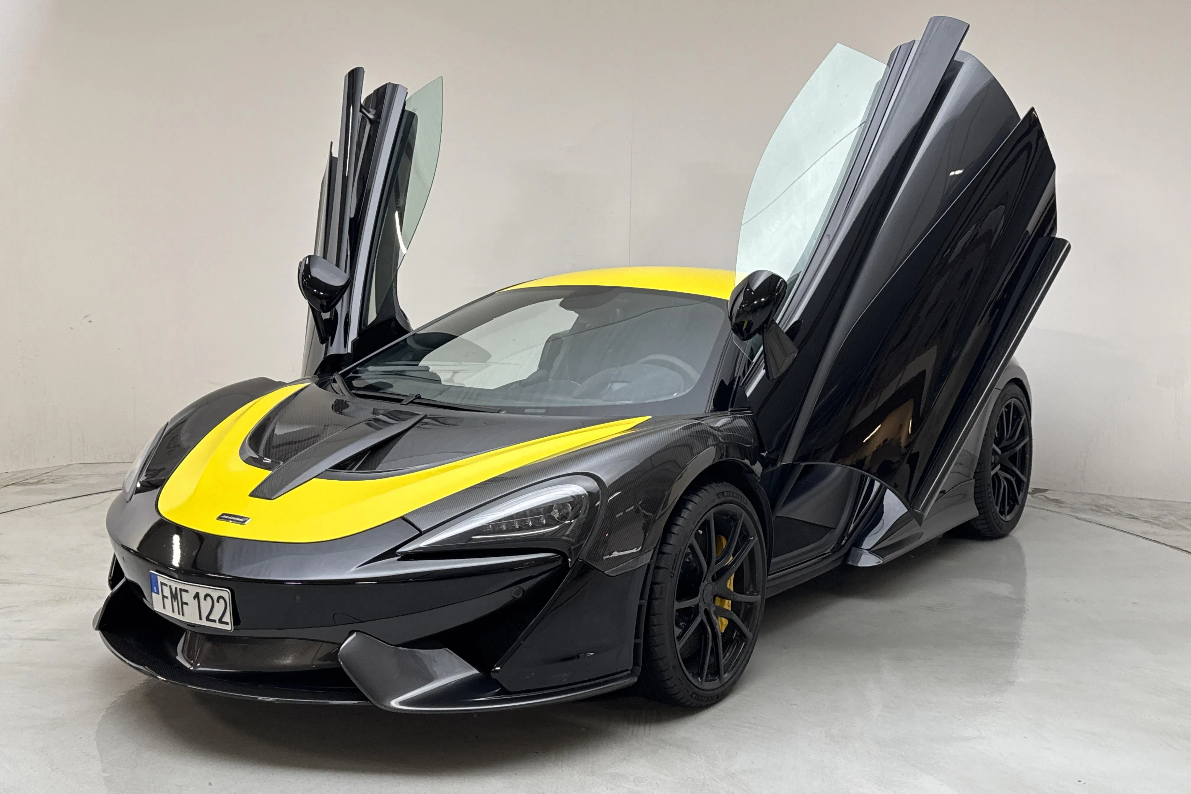 Presentationsfoto 1 av 33: McLaren 570S 3.8 V8 (570hk) - 3 149 mil - Automat - grön - 2016