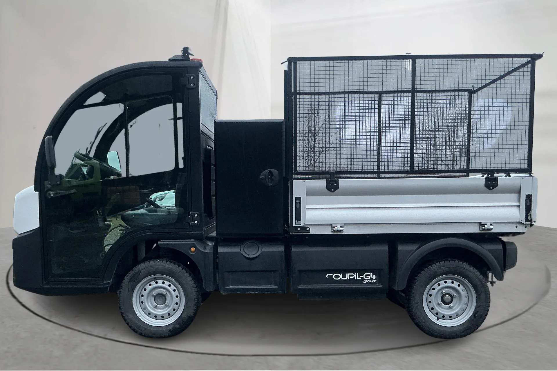 Presentation photo 2 of 23: GOUPIL G4 - 50 718 km - Automatic - white - 2018