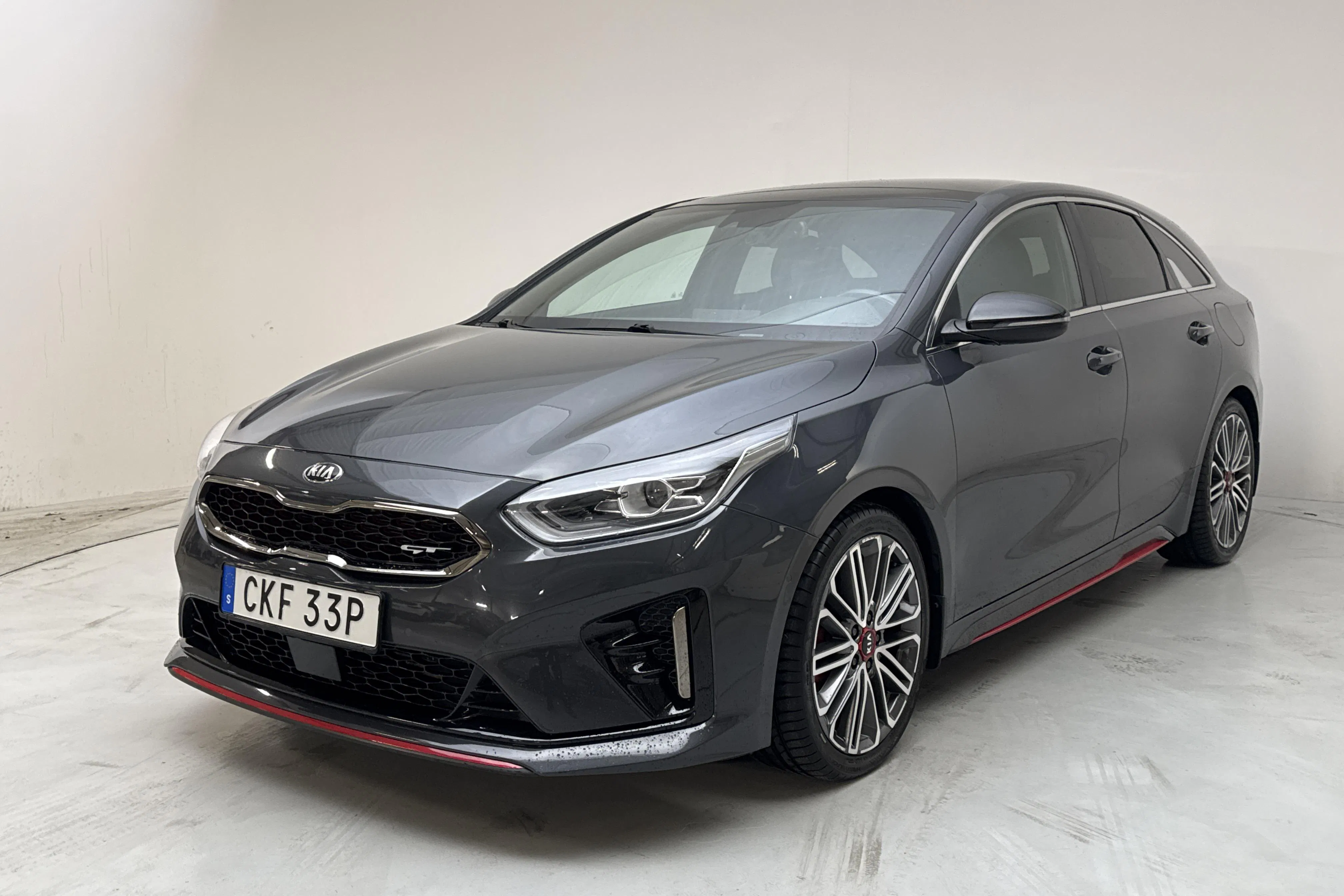 Presentation photo 1 of 16: KIA ProCeed 1.6 T-GDi (204hk) - 57 320 km - Automatic - gray - 2021