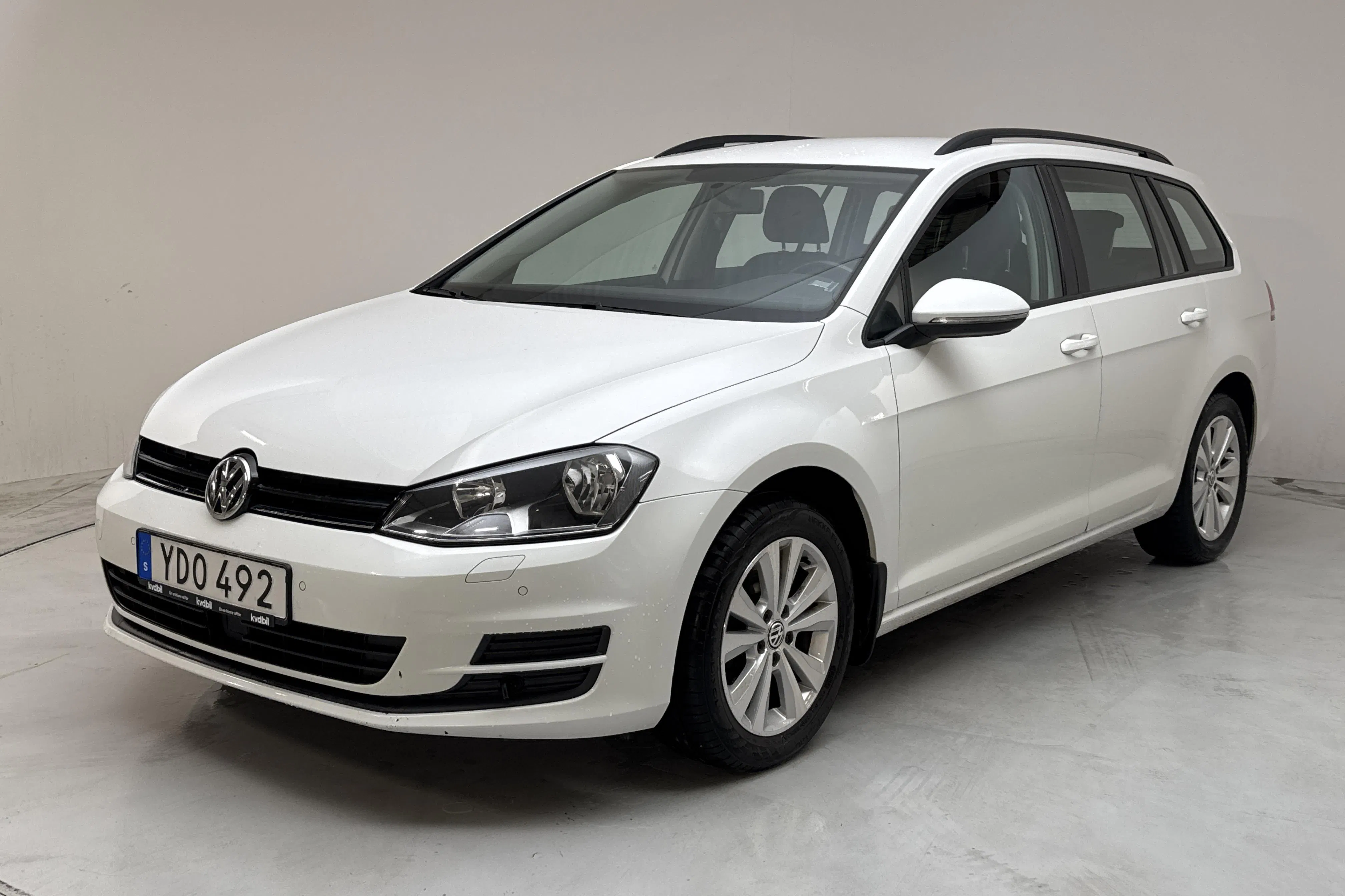 Presentation photo 1 of 13: VW Golf VII 1.4 TSI Multifuel Sportscombi (125hk) - 73 280 km - Manual - white - 2016