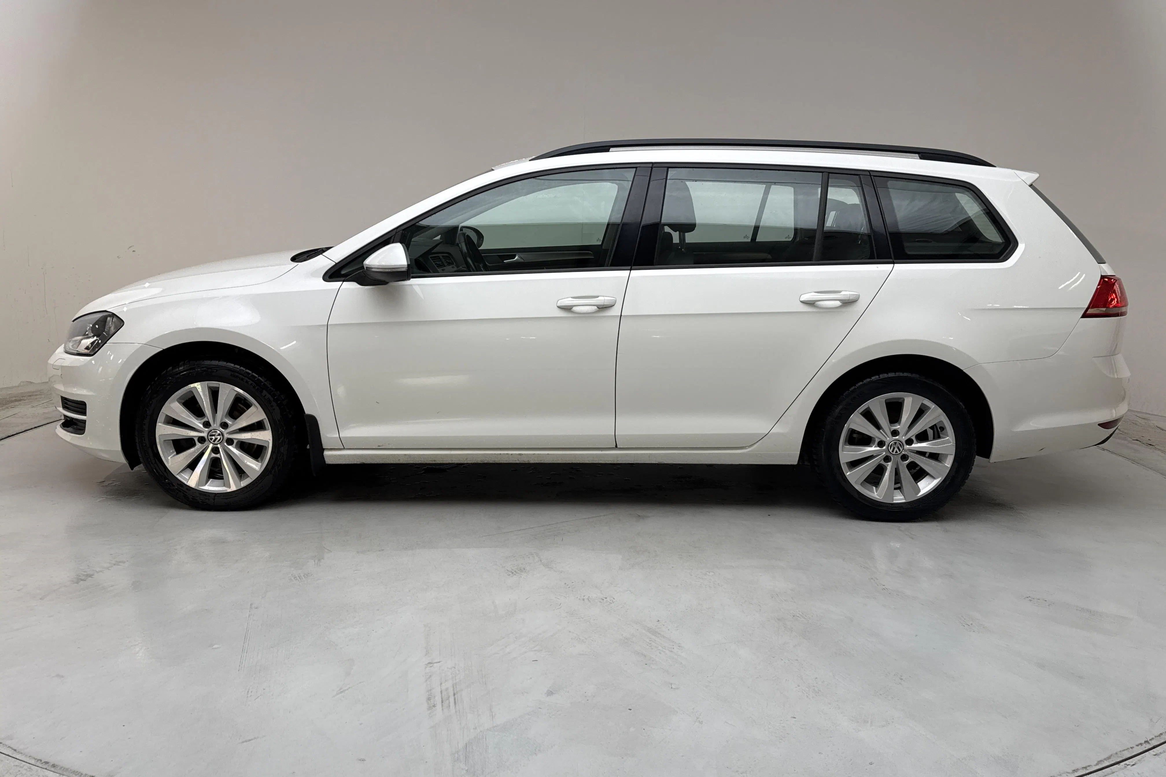 Presentation photo 2 of 13: VW Golf VII 1.4 TSI Multifuel Sportscombi (125hk) - 73 280 km - Manual - white - 2016