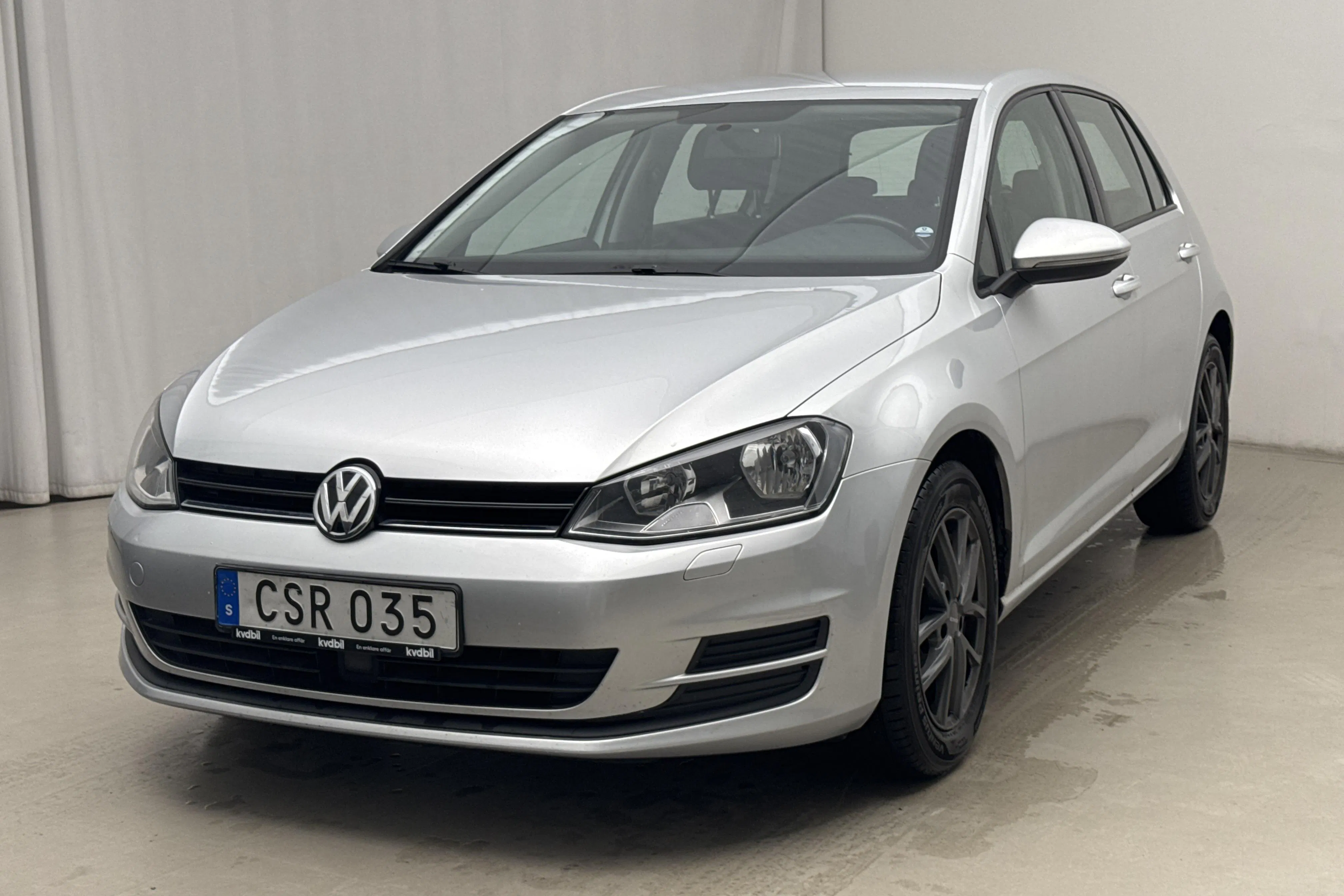 Presentationsfoto 1 av 14: VW Golf VII 1.2 TSI 5dr (105hk) - 17 093 mil - Manuell - silver - 2015