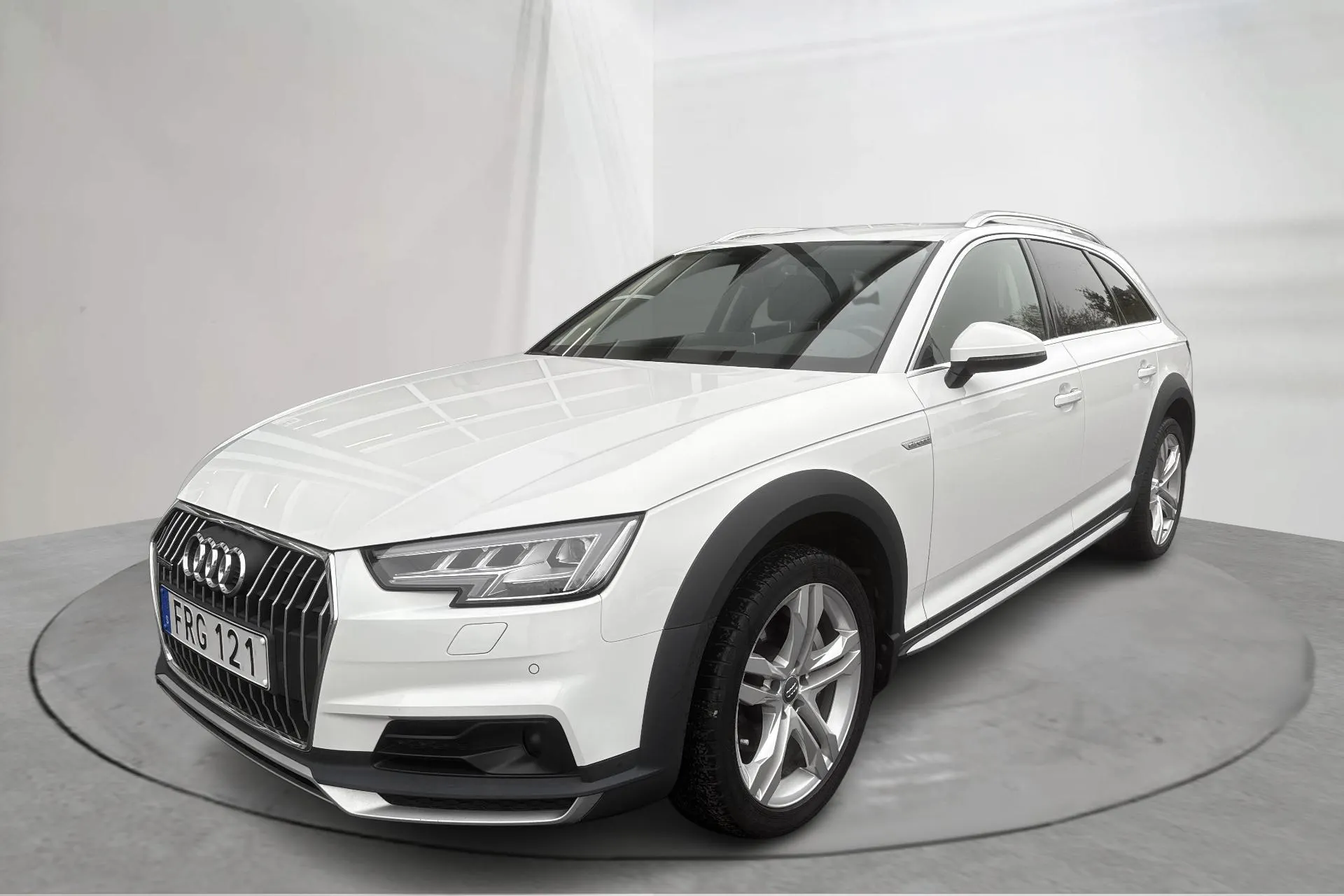 Presentation photo 1 of 17: Audi A4 Allroad 2.0 TDI quattro (190hk) - 111 640 km - Automatic - white - 2018