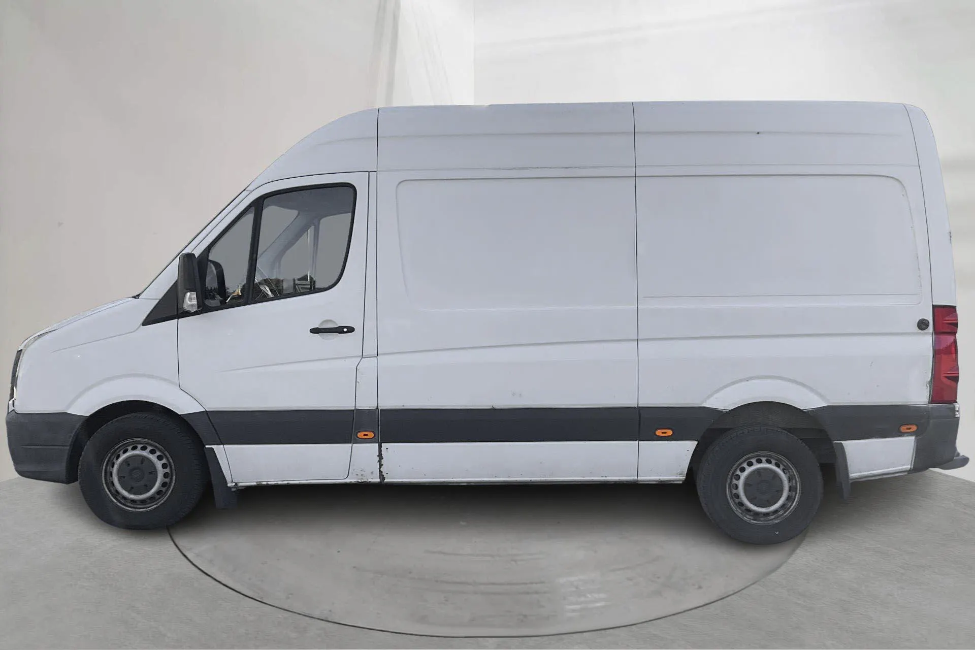 Presentation photo 2 of 15: VW Crafter 35 2.0 TDI Skåp (163hk) - 199 330 km - Manual - white - 2016