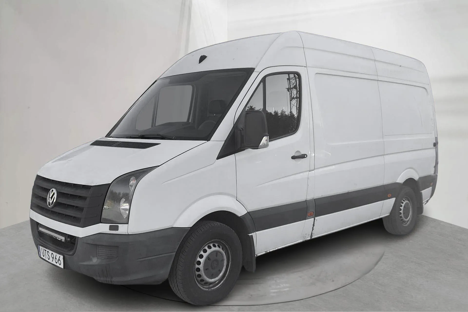 Presentation photo 1 of 15: VW Crafter 35 2.0 TDI Skåp (163hk) - 199 330 km - Manual - white - 2016