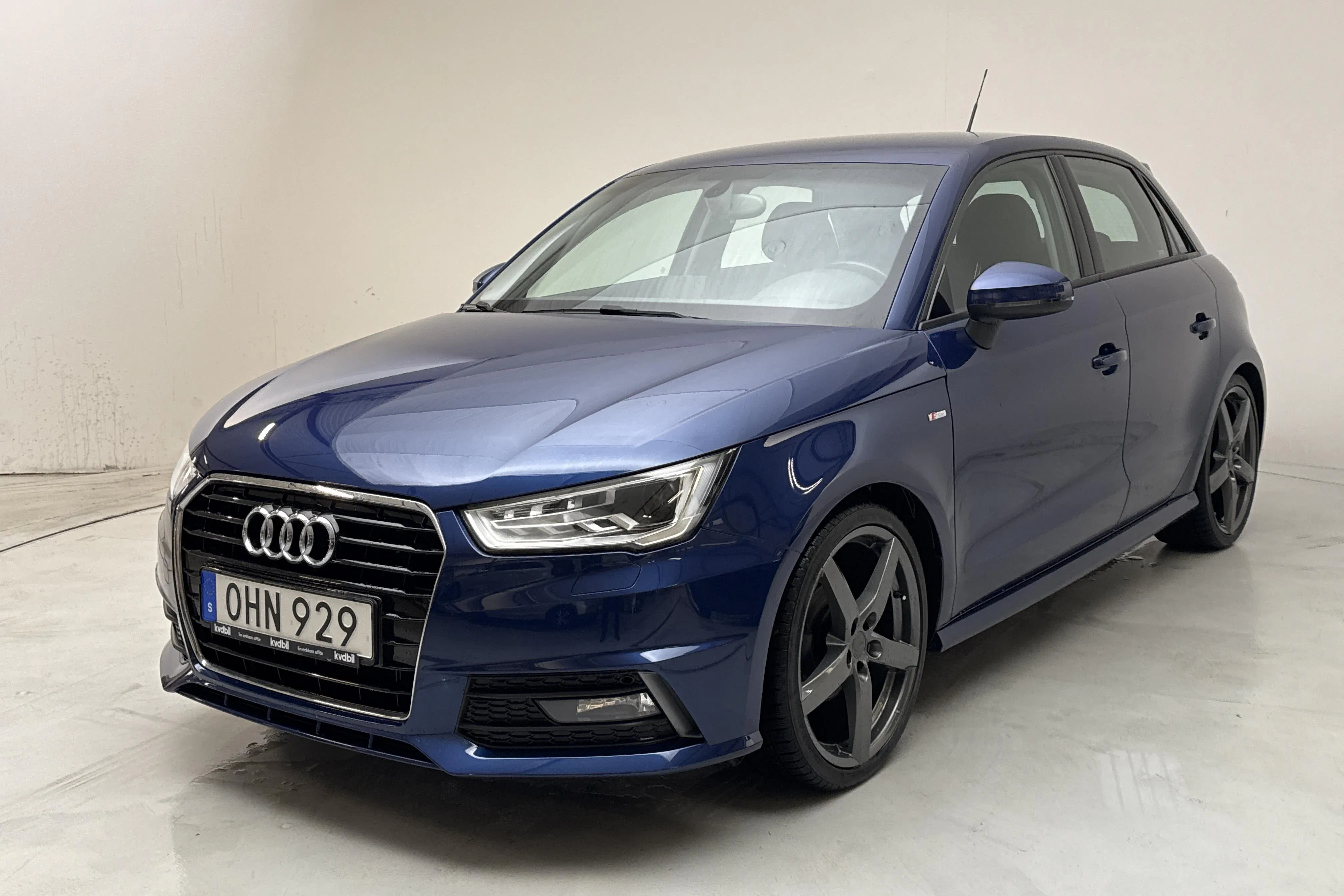 Presentation photo 1 of 12: Audi A1 1.0 TFSI Sportback (95hk) - 60 020 km - Manual - blue - 2017