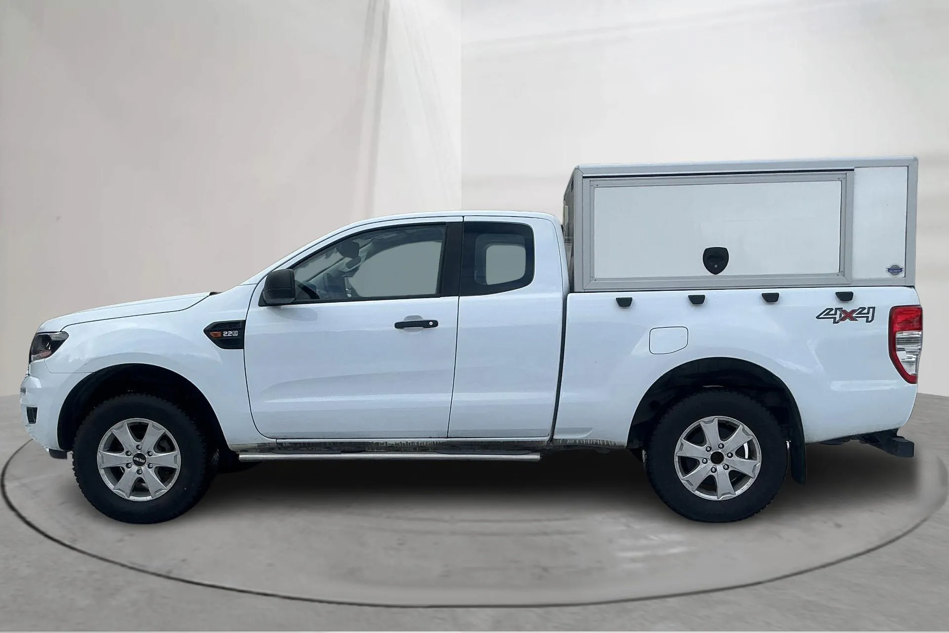Presentationsfoto 2 av 18: Ford Ranger 2.2 TDCi 4WD (160hk) - 10 405 mil - Manuell - vit - 2018