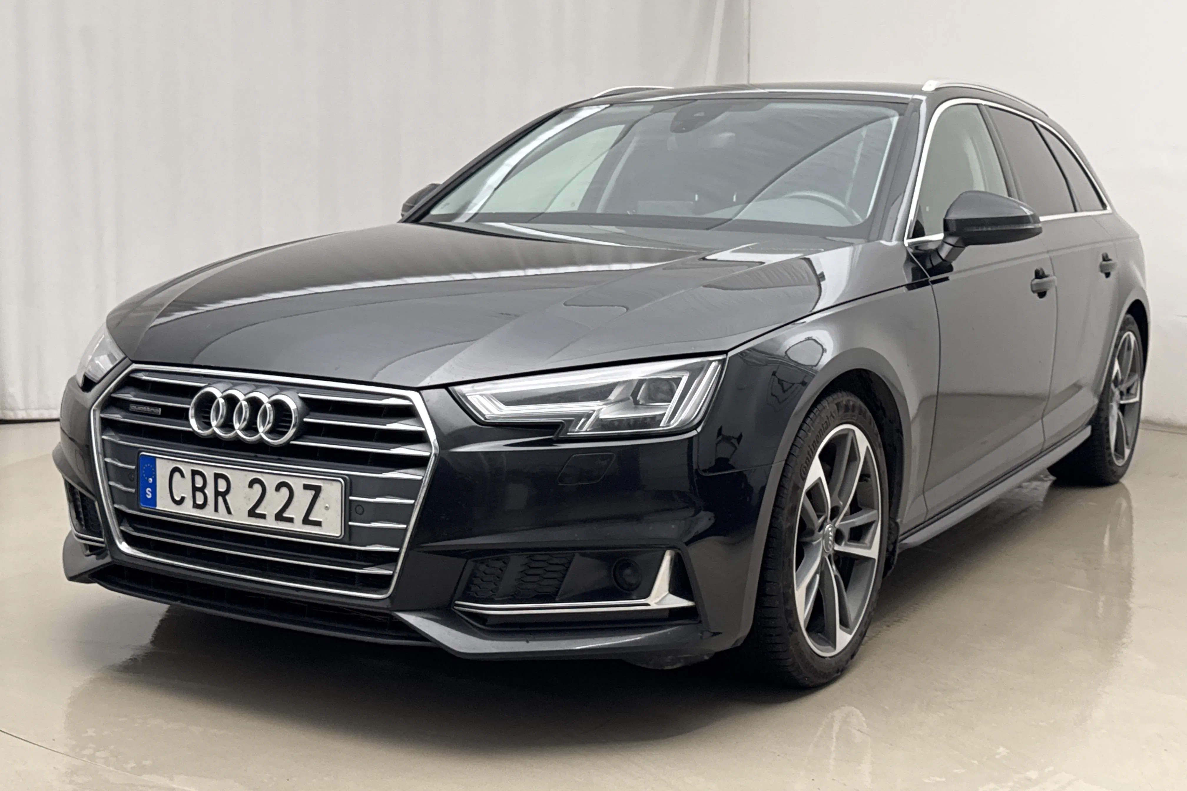 Presentation photo 1 of 18: Audi A4 Avant 40 TDI quattro (190hk) - 234 180 km - Automatic - black - 2019