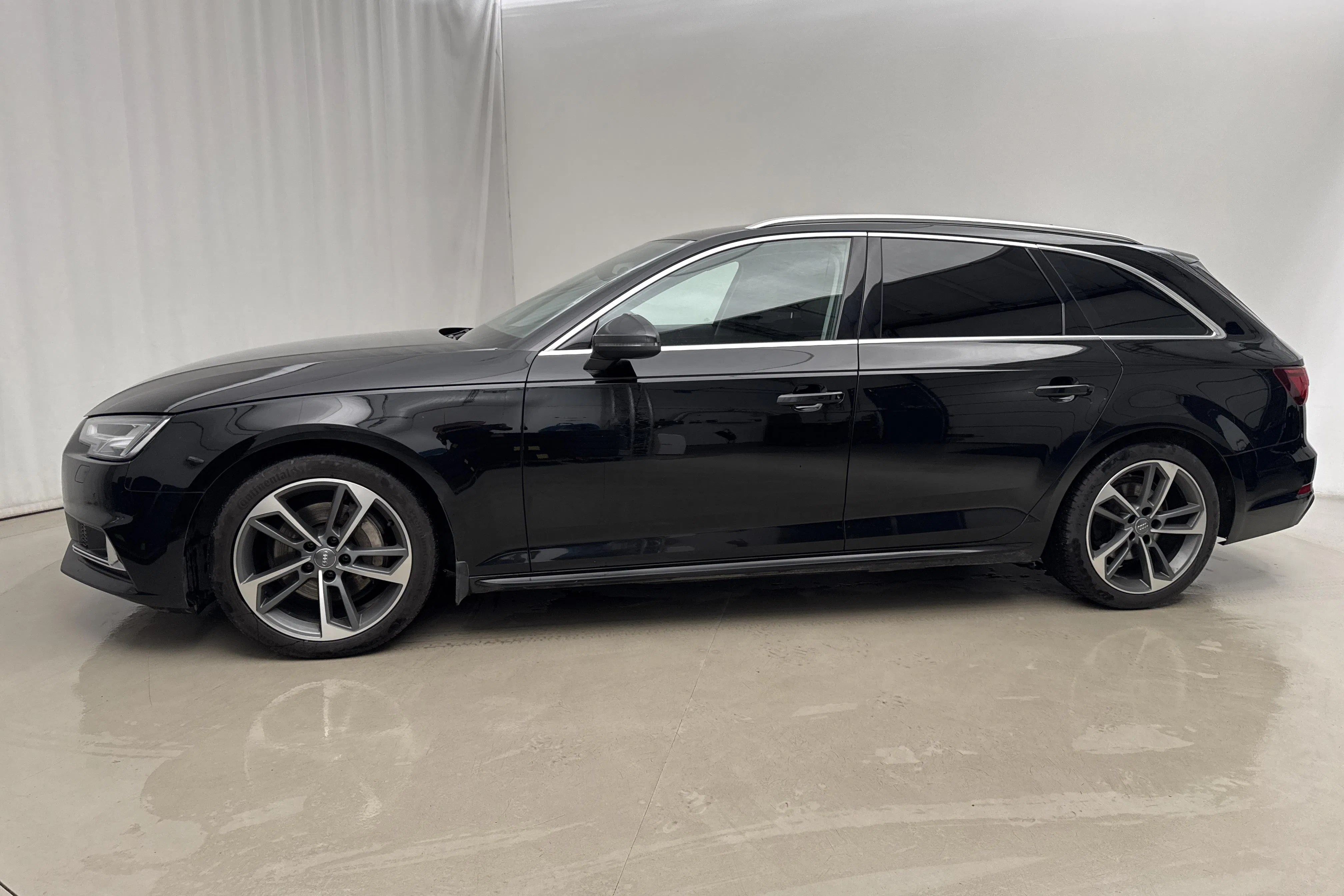 Presentation photo 2 of 18: Audi A4 Avant 40 TDI quattro (190hk) - 234 180 km - Automatic - black - 2019