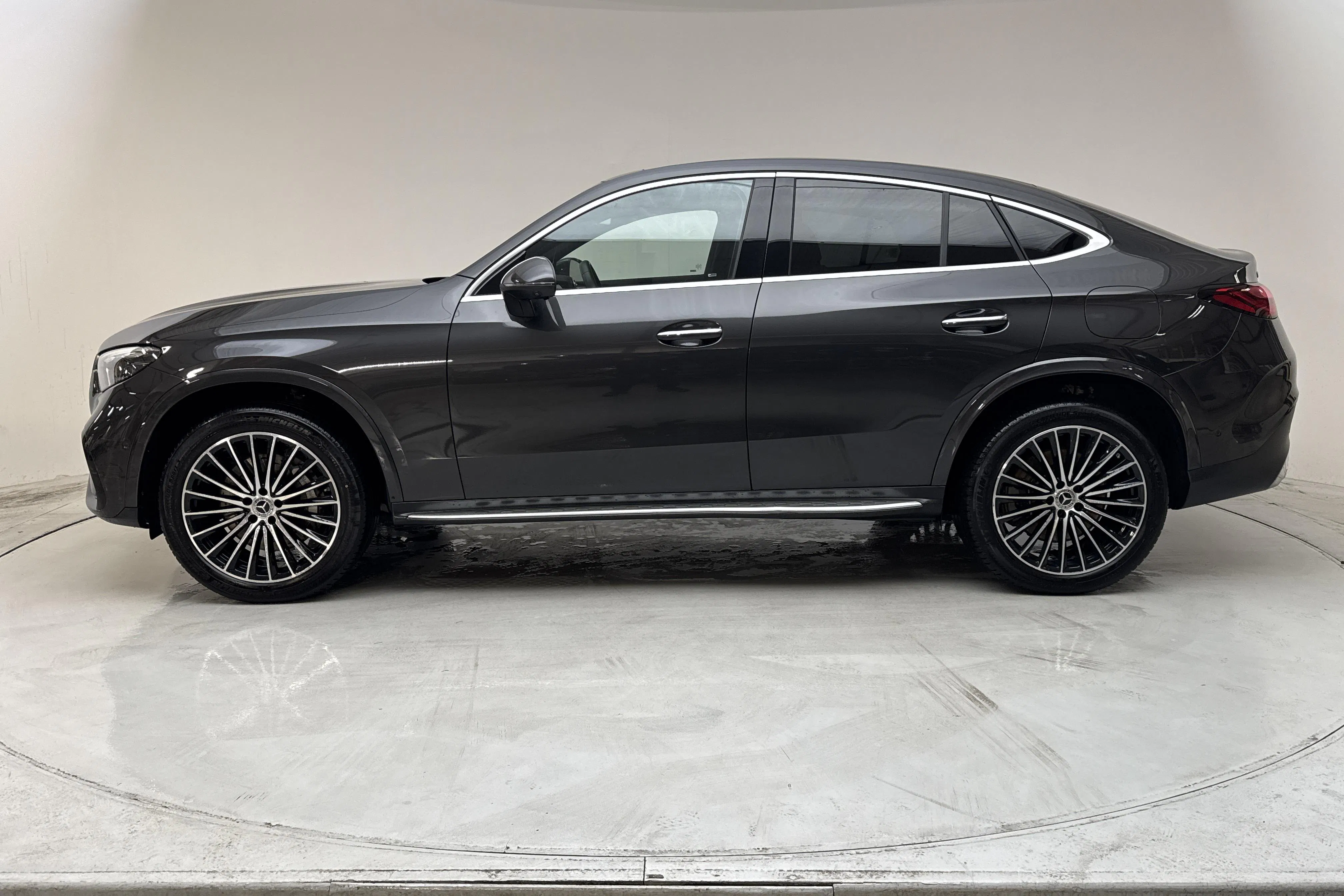 Presentationsfoto 2 av 23: Mercedes GLC 300 de 4MATIC Coupé C254 (333hk) - 7 071 mil - Automat - grå - 2023