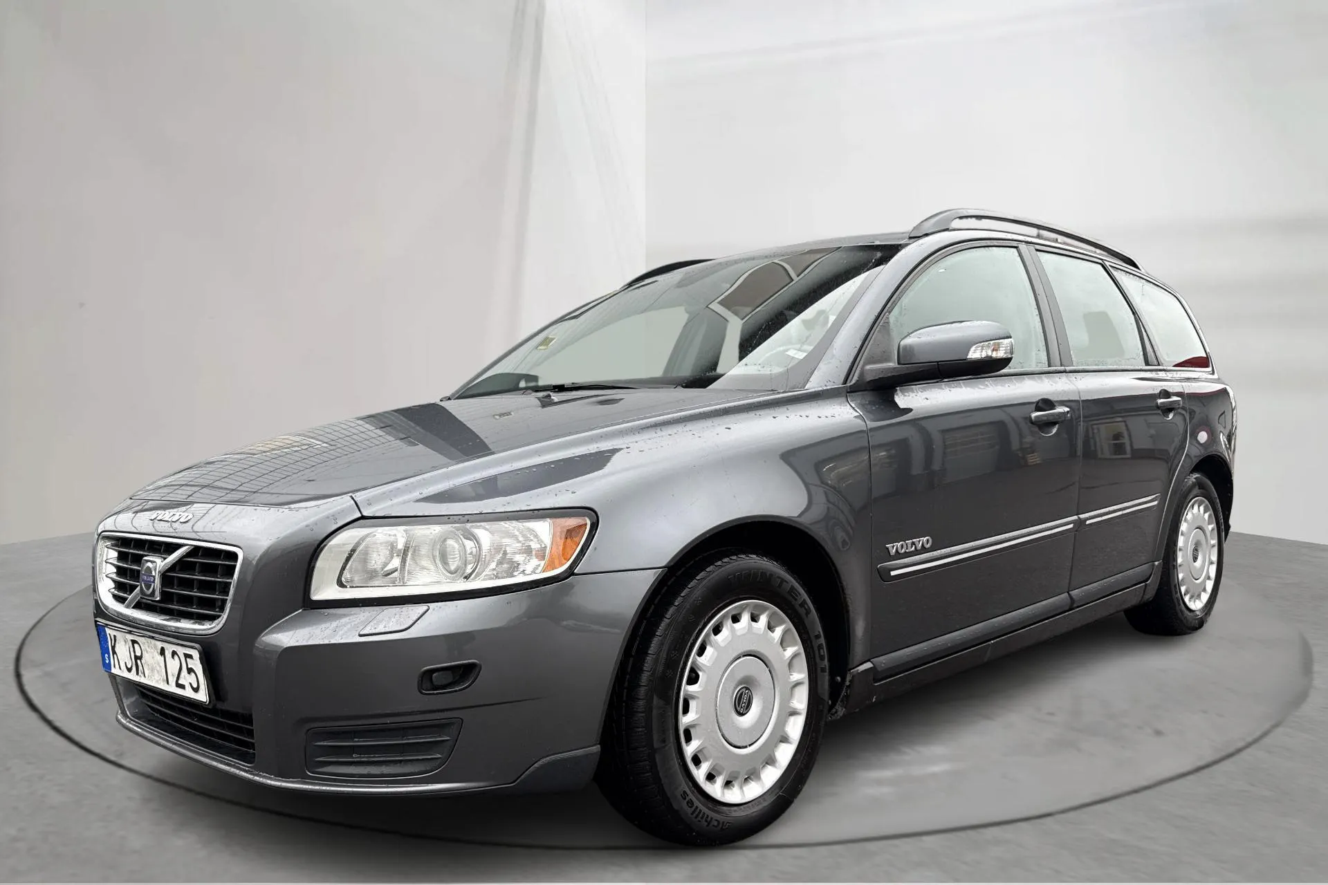 Presentationsfoto 1 av 14: Volvo V50 1.8F (125hk) - 19 580 mil - Manuell - grå - 2008