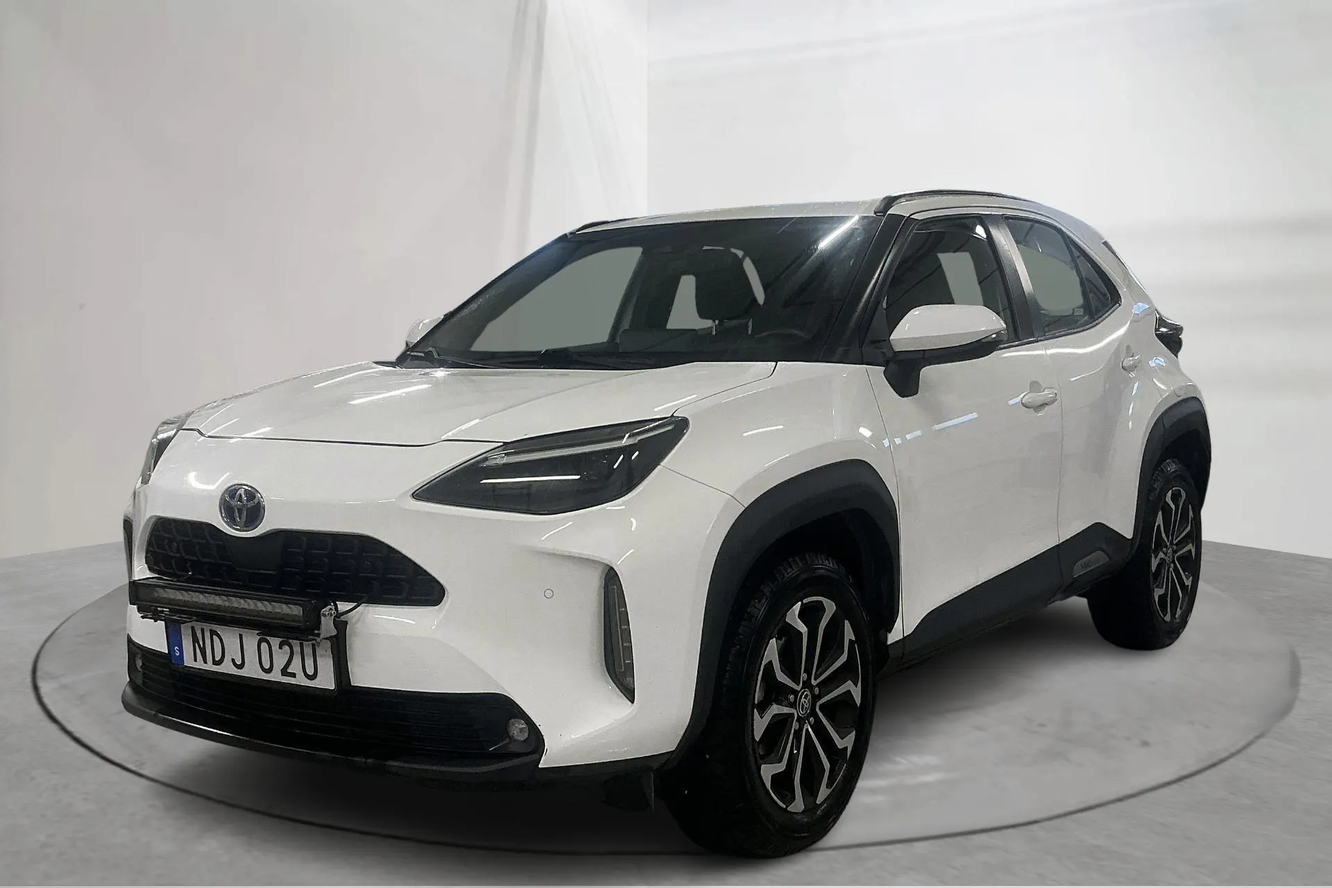 Presentationsfoto 1 av 22: Toyota Yaris Cross 1.5 Hybrid AWD (116hk) - 13 495 mil - Automat - vit - 2023