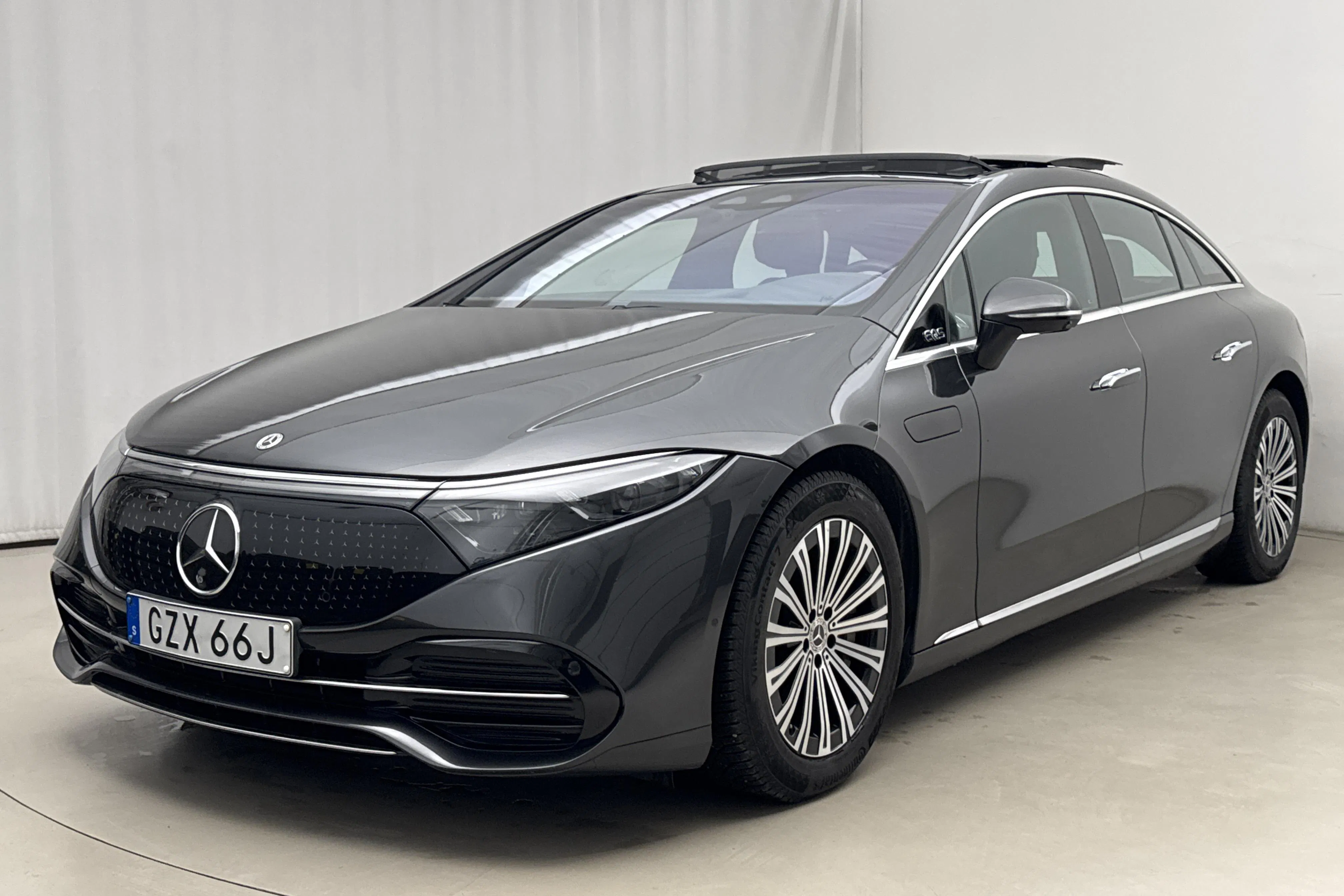Presentationsfoto 1 av 27: Mercedes EQS 580 4MATIC V297 (523hk) - 5 191 mil - Automat - grå - 2022