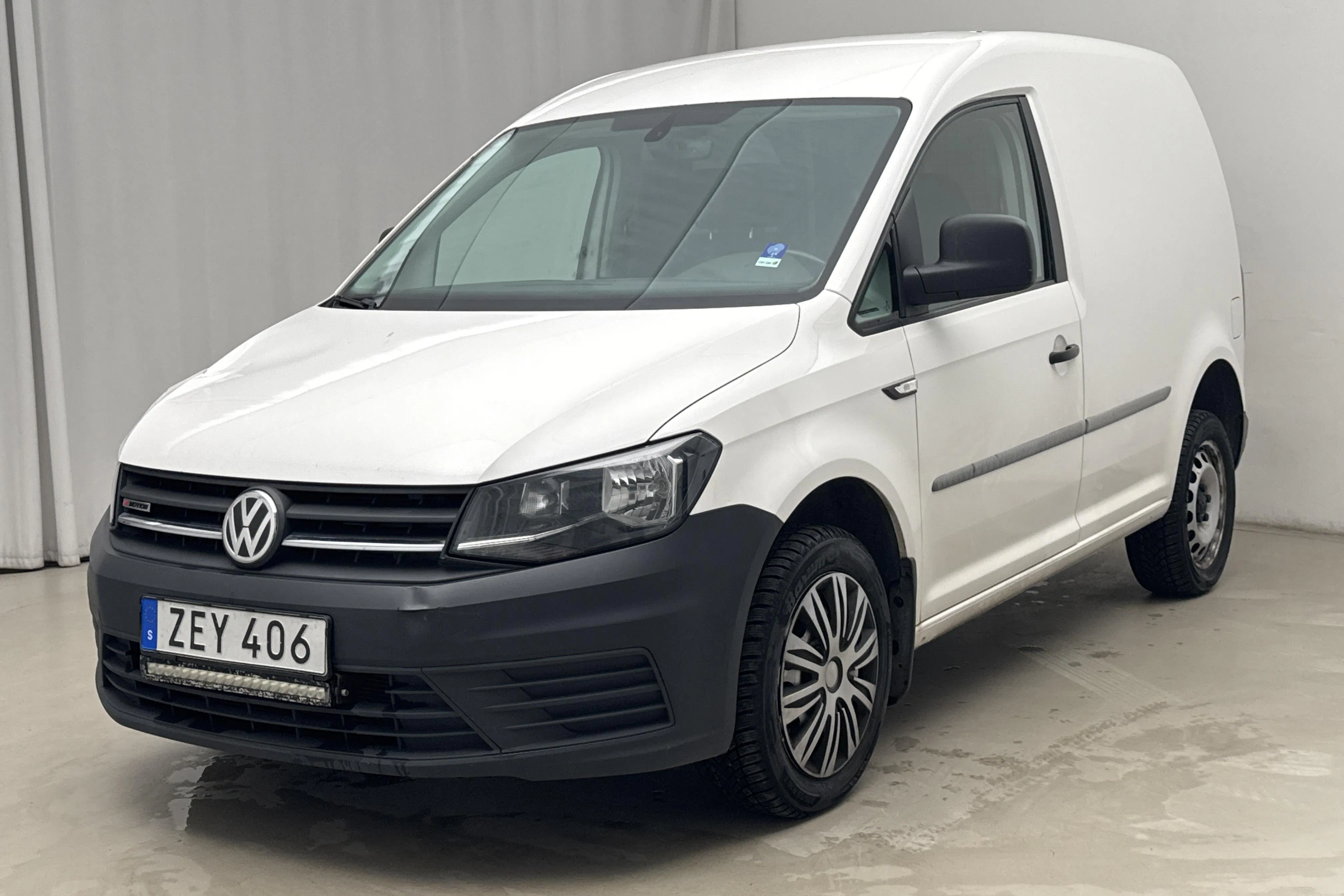 Presentation photo 1 of 13: VW Caddy 2.0 TDI Skåp 4MOTION (150hk) - 212 700 km - Automatic - white - 2018