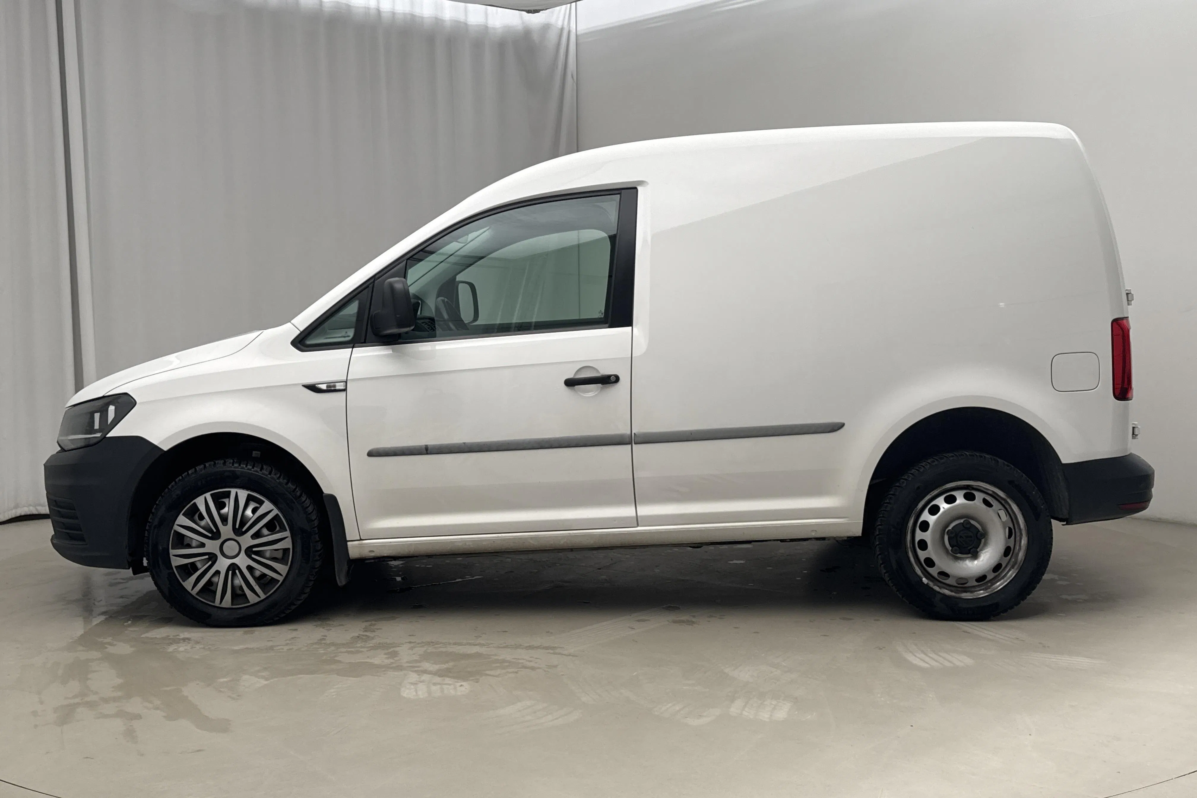 Presentation photo 2 of 13: VW Caddy 2.0 TDI Skåp 4MOTION (150hk) - 212 700 km - Automatic - white - 2018