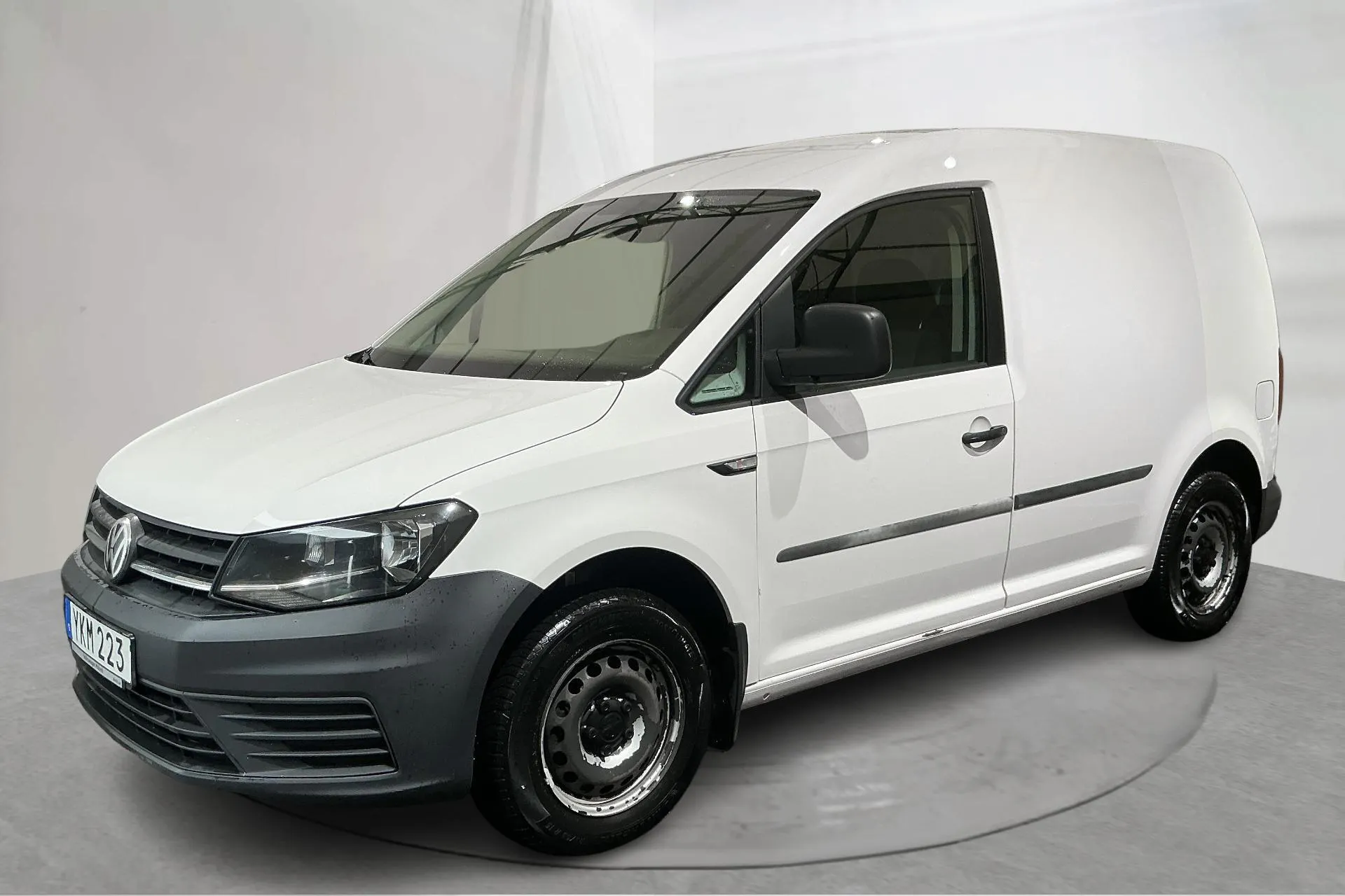 Presentationsfoto 1 av 14: VW Caddy 2.0 TDI Skåp (102hk) - 19 425 mil - Manuell - vit - 2017